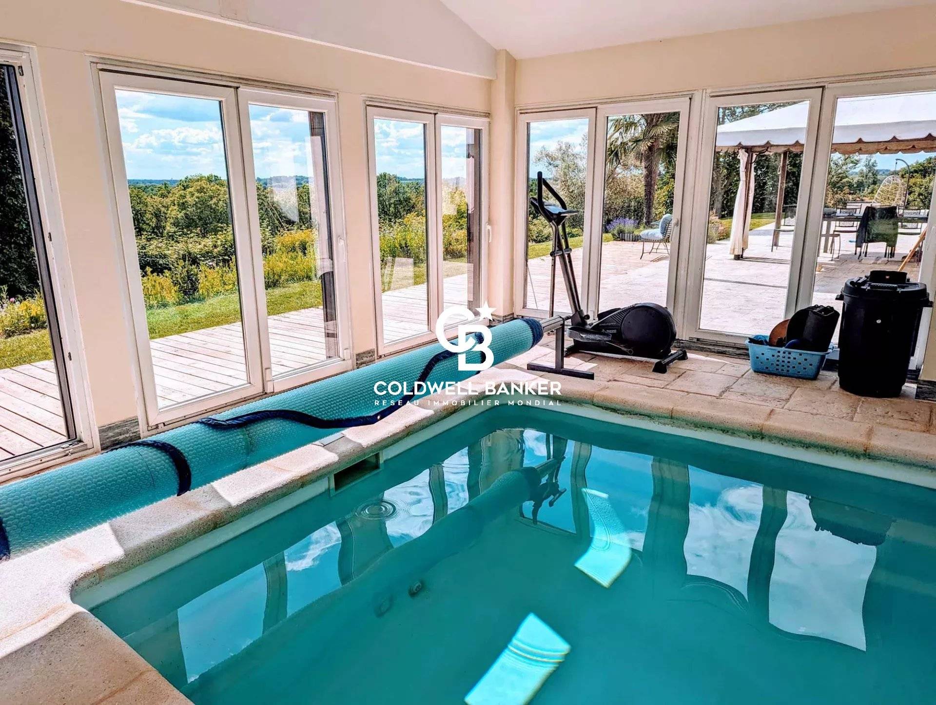 Maison à vendre Périgueux - Chartreuse du 16ème rénovée avec piscine intérieure 