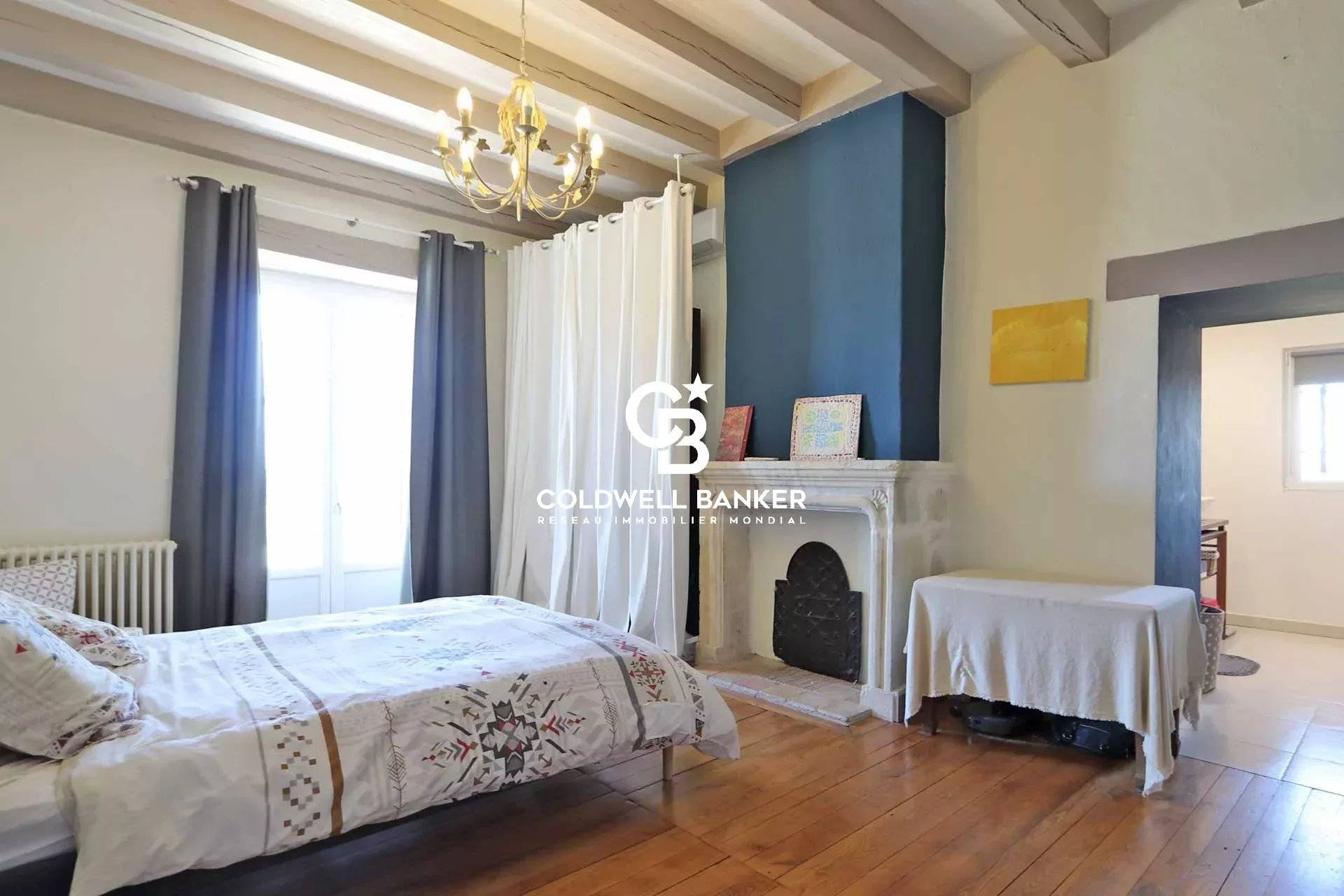 Maison à vendre Périgueux - Chartreuse du 16ème rénovée avec piscine intérieure 