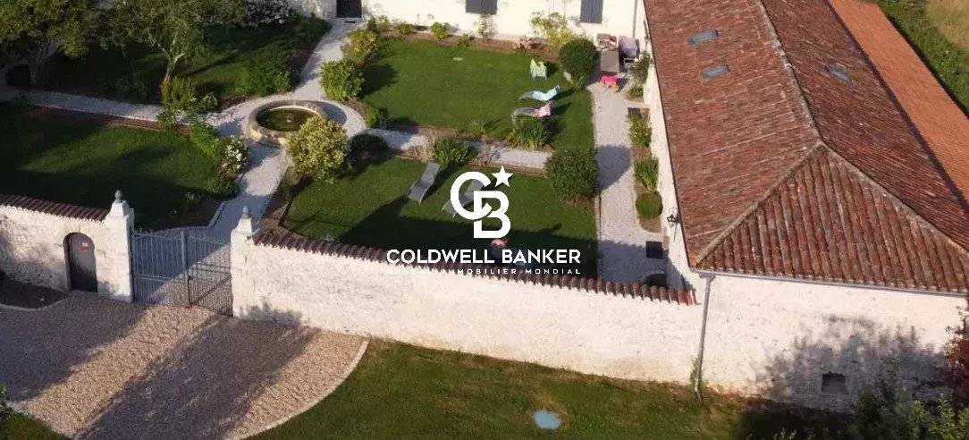 Maison à vendre Périgueux - Chartreuse du 16ème rénovée avec piscine intérieure 