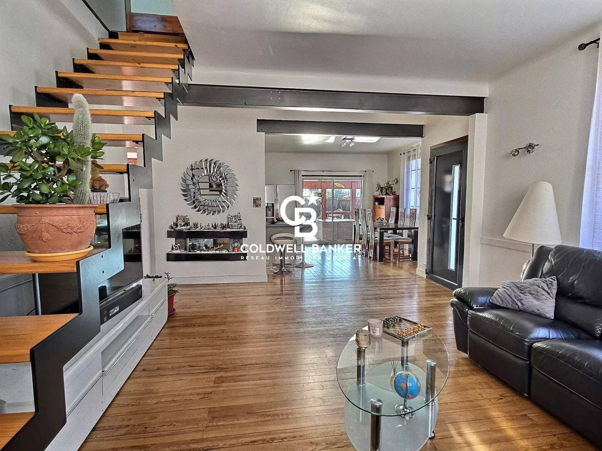 Maison à vendre à Sanguinet – familiale rénovée, piscine, 4 chambres et dépendance proche lac