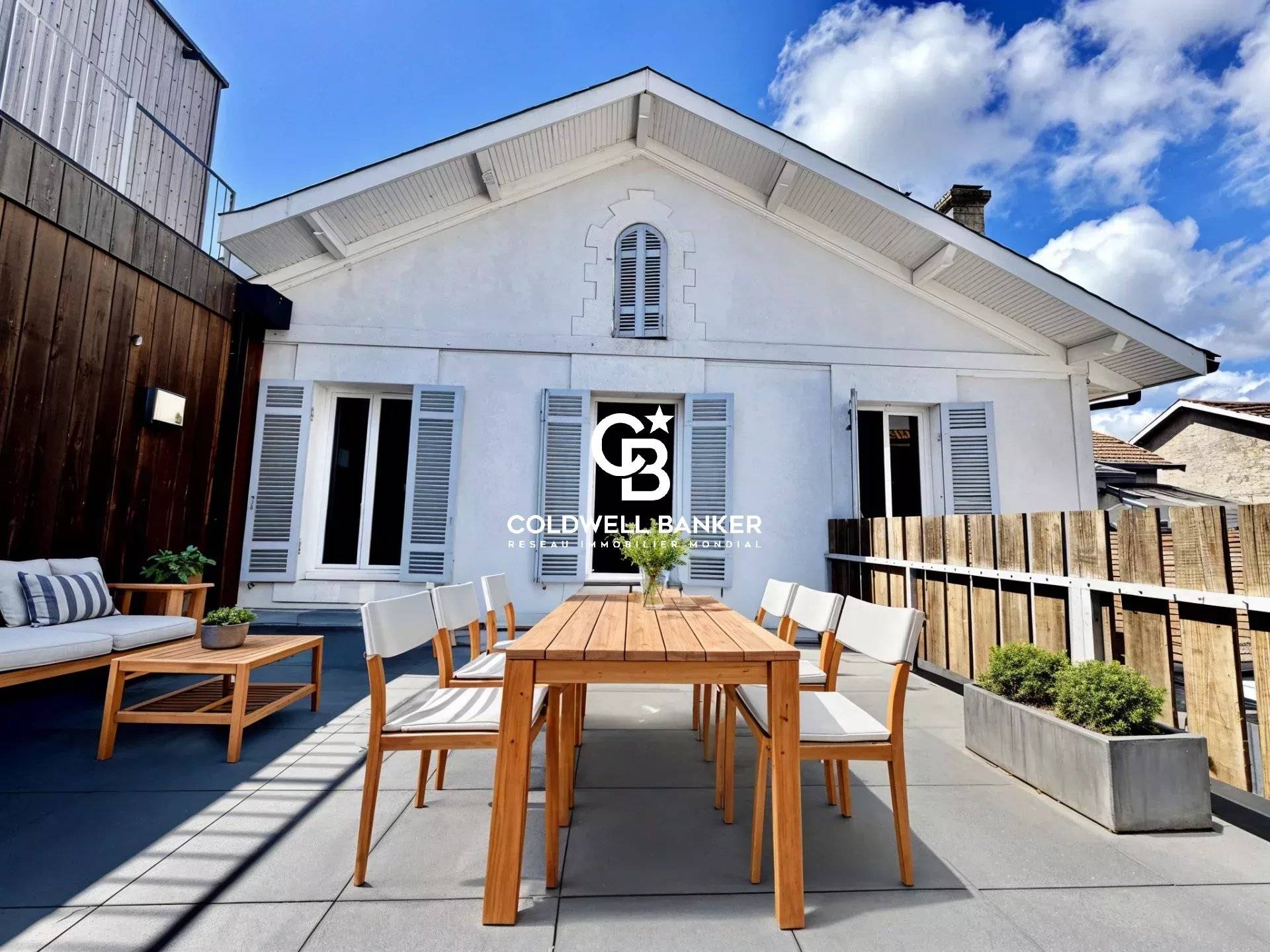 Appartement à vendre Andernos – loft en duplex avec terrasse dans l’hyper centre