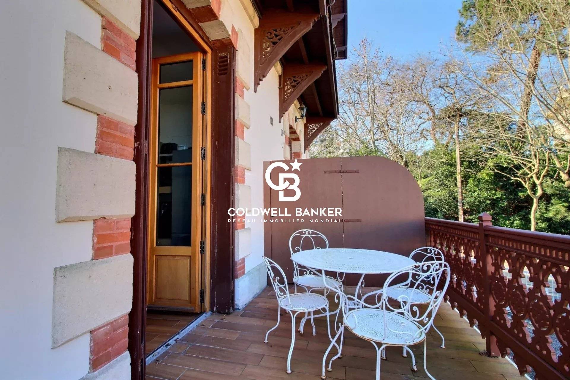 Appartement à vendre à Arcachon – t2 avec terrasse, piscine et parking proche gare