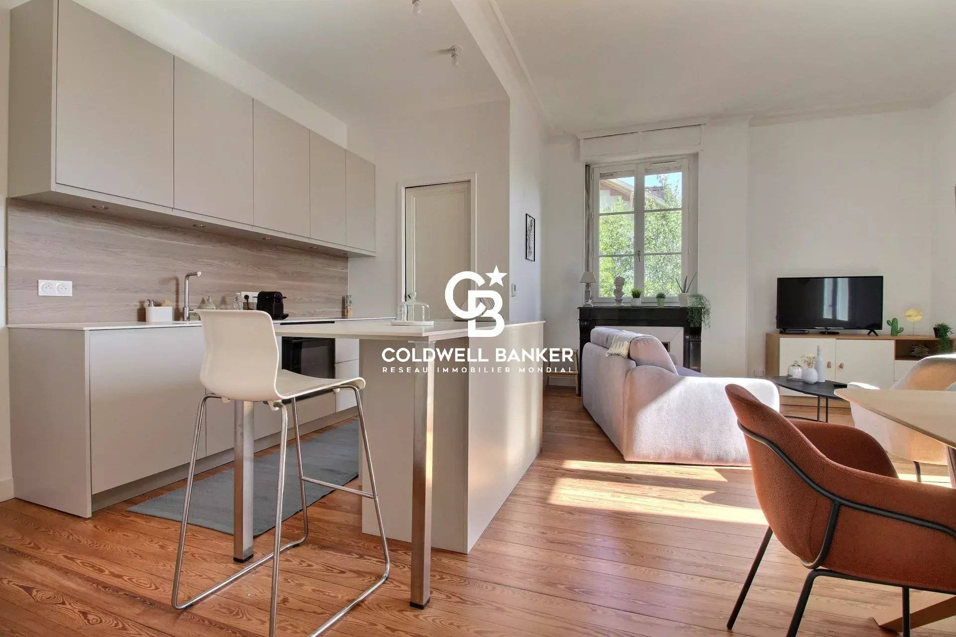 Appartement à vendre Arcachon - Ville d’Hiver, T4 lumineux, terrasse 15 m², 3 chambres, cellier, parking