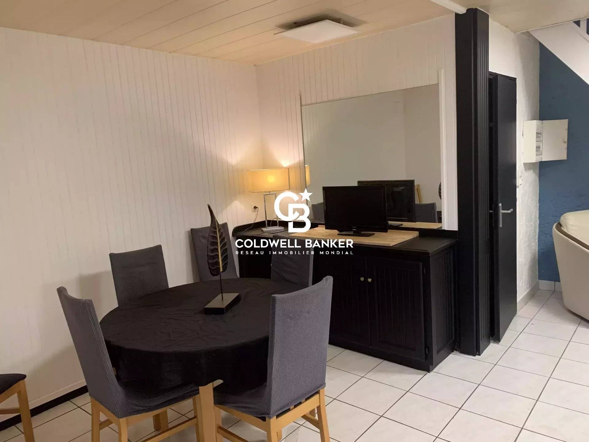 Maison à vendre à Arès – T4 en duplex avec studio indépendant, jardin et terrasse