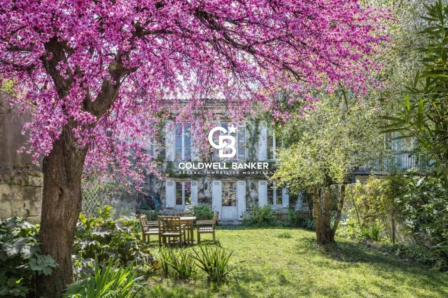 Maison à vendre Bordeaux Saint Seurin - maison en pierre avec jardin, 5 chambres, fort potentiel