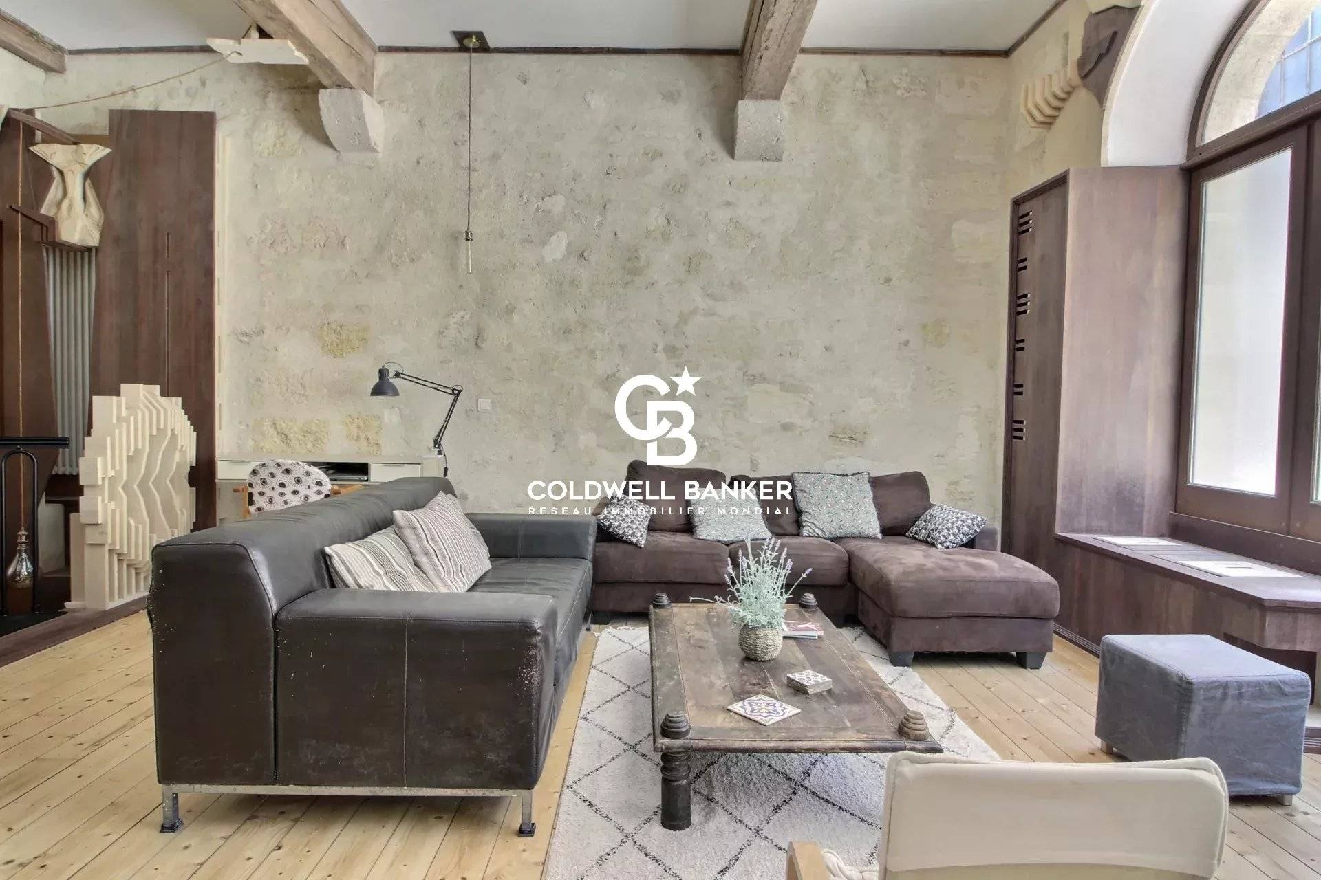 Appartement à vendre à Bordeaux – Loft Quartier Saint Pierre 