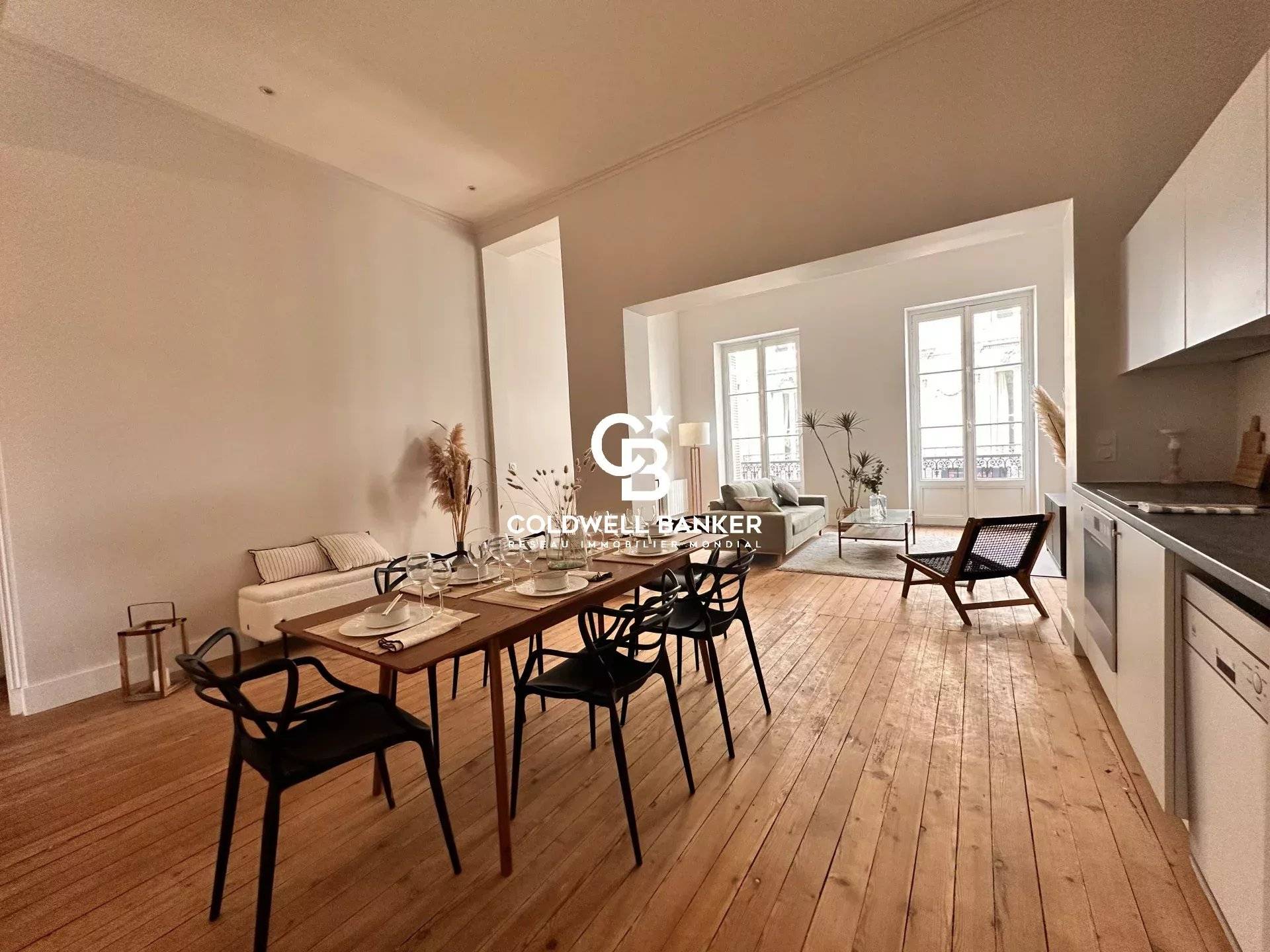 Appartement à vendre à Bordeaux - Palais Gallien, T4 traversant, balcon filant, rénovation soignée