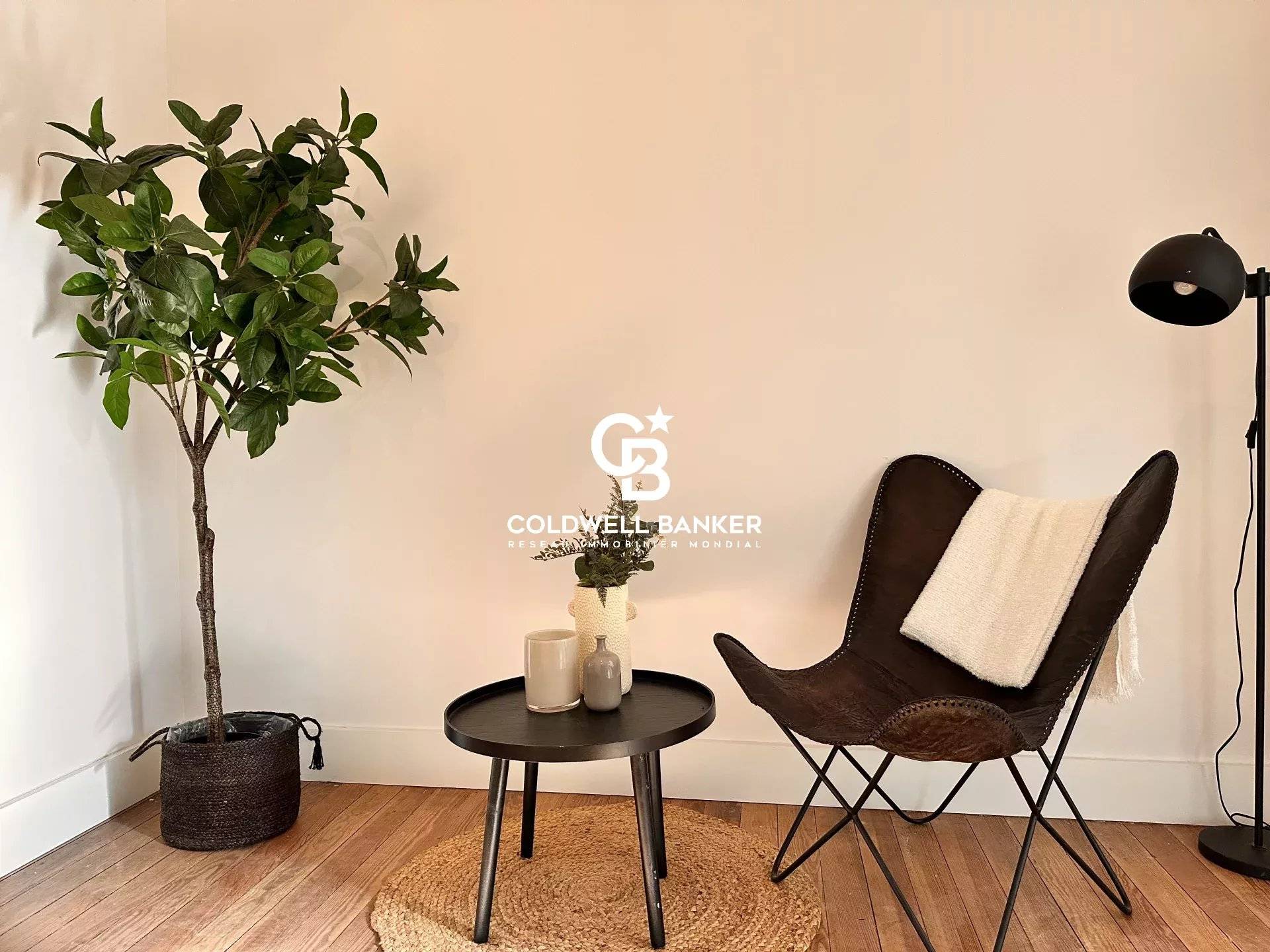 Appartement à vendre à Bordeaux - Palais Gallien, T4 traversant, balcon filant, rénovation soignée