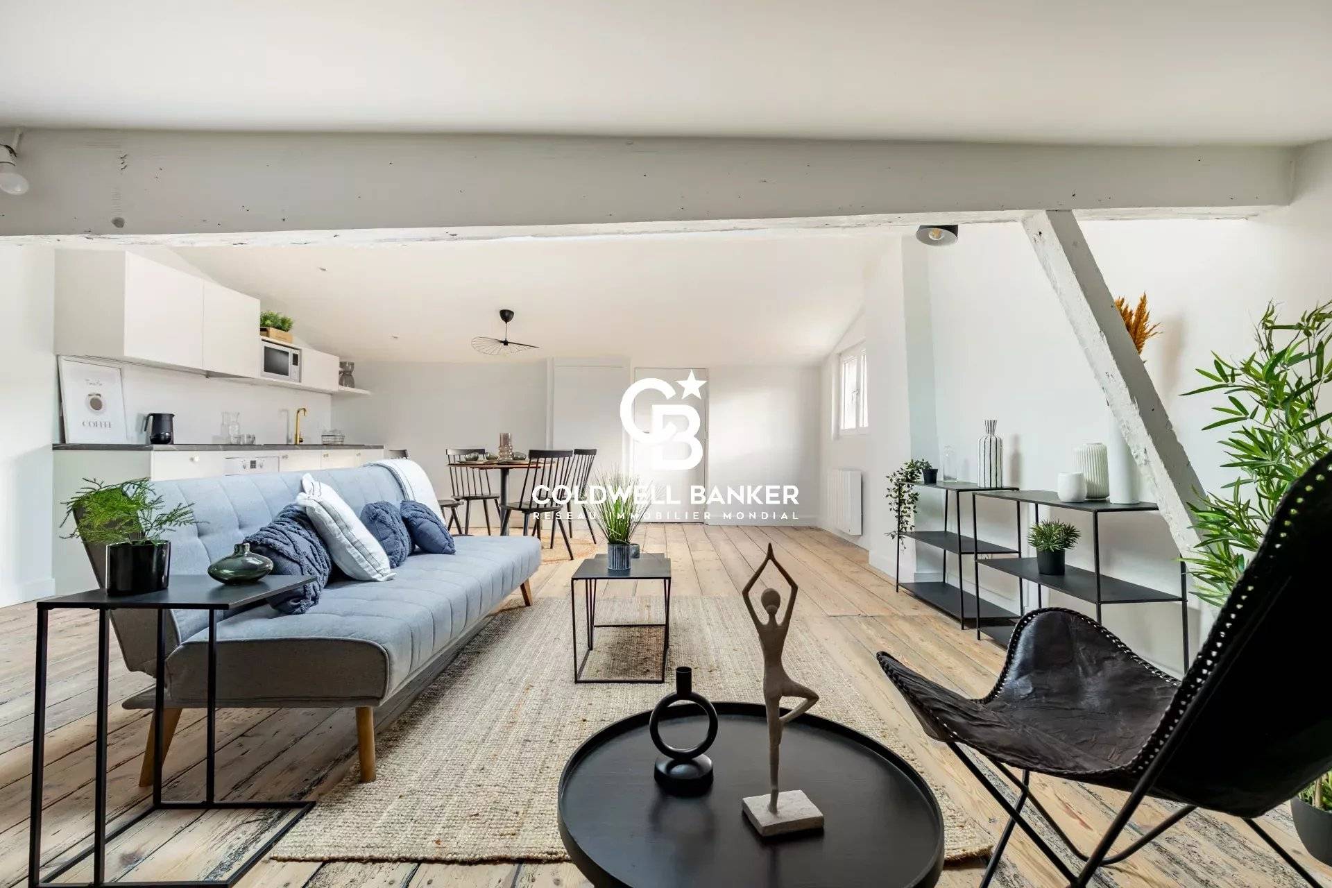 Appartement à vendre à Bordeaux Palais Gallien – t2 rénové avec grande chambre et beaux volumes sous toiture