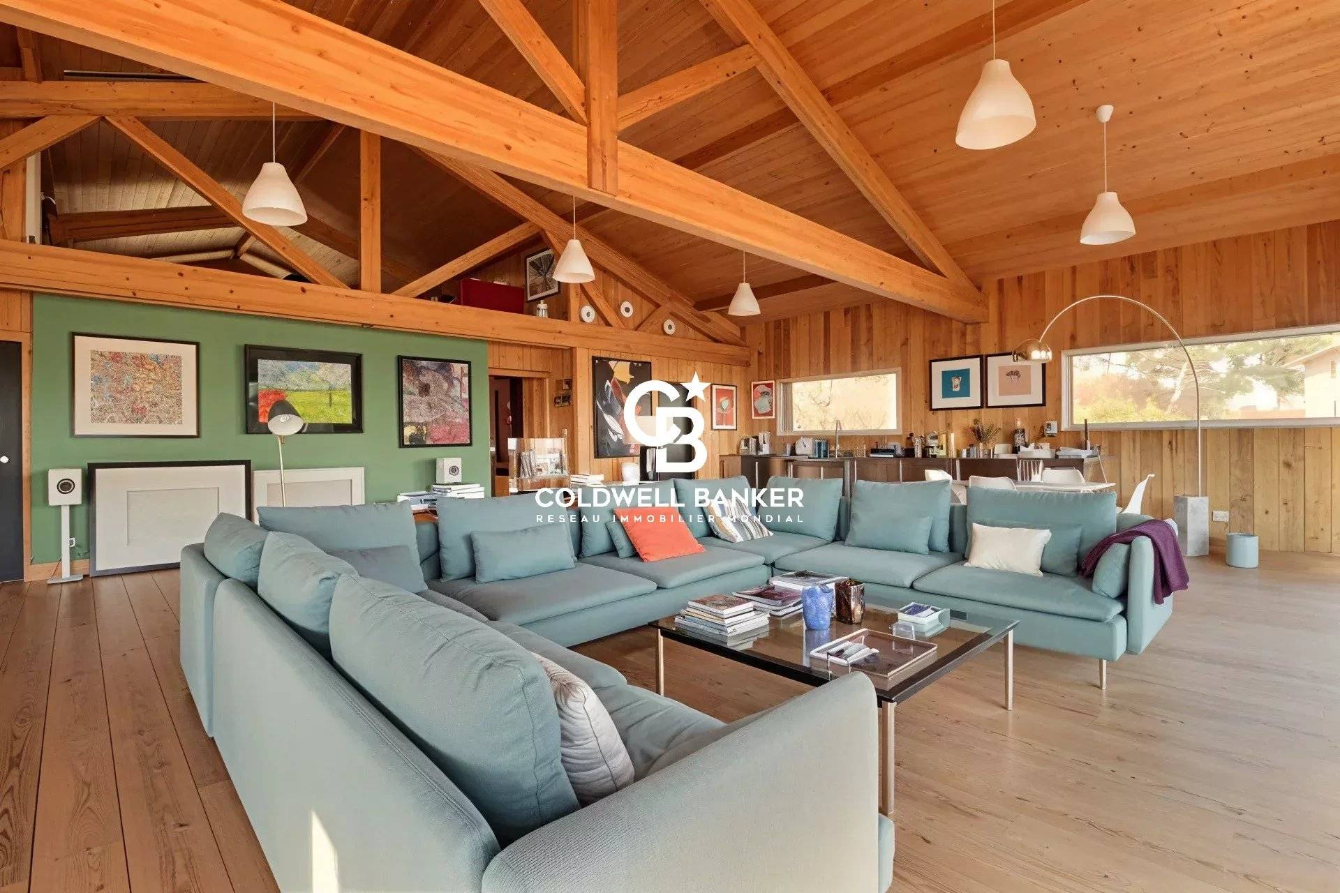 Maison à vendre à Lanton - vue bassin, architecture bois, 267 m²