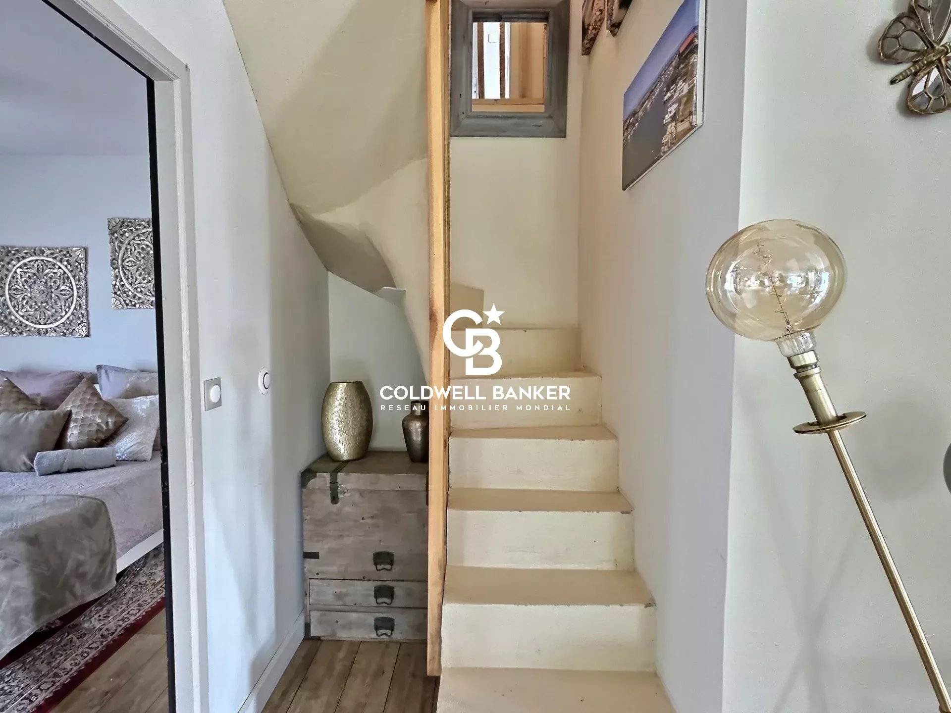 Maison à vendre à Gujan-Mestras – contemporaine avec piscine et appartement indépendant