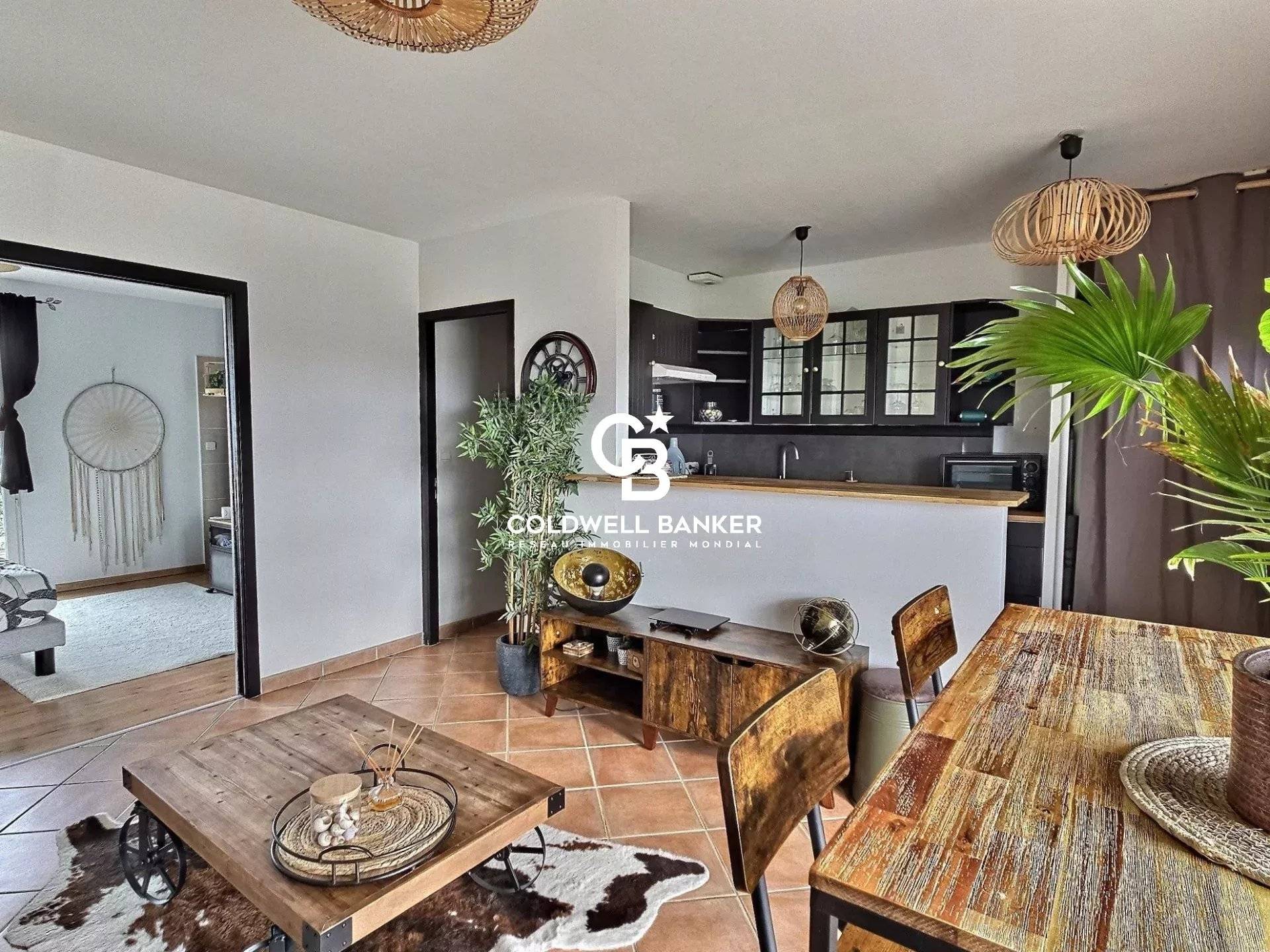 Maison à vendre à Gujan-Mestras – contemporaine avec piscine et appartement indépendant