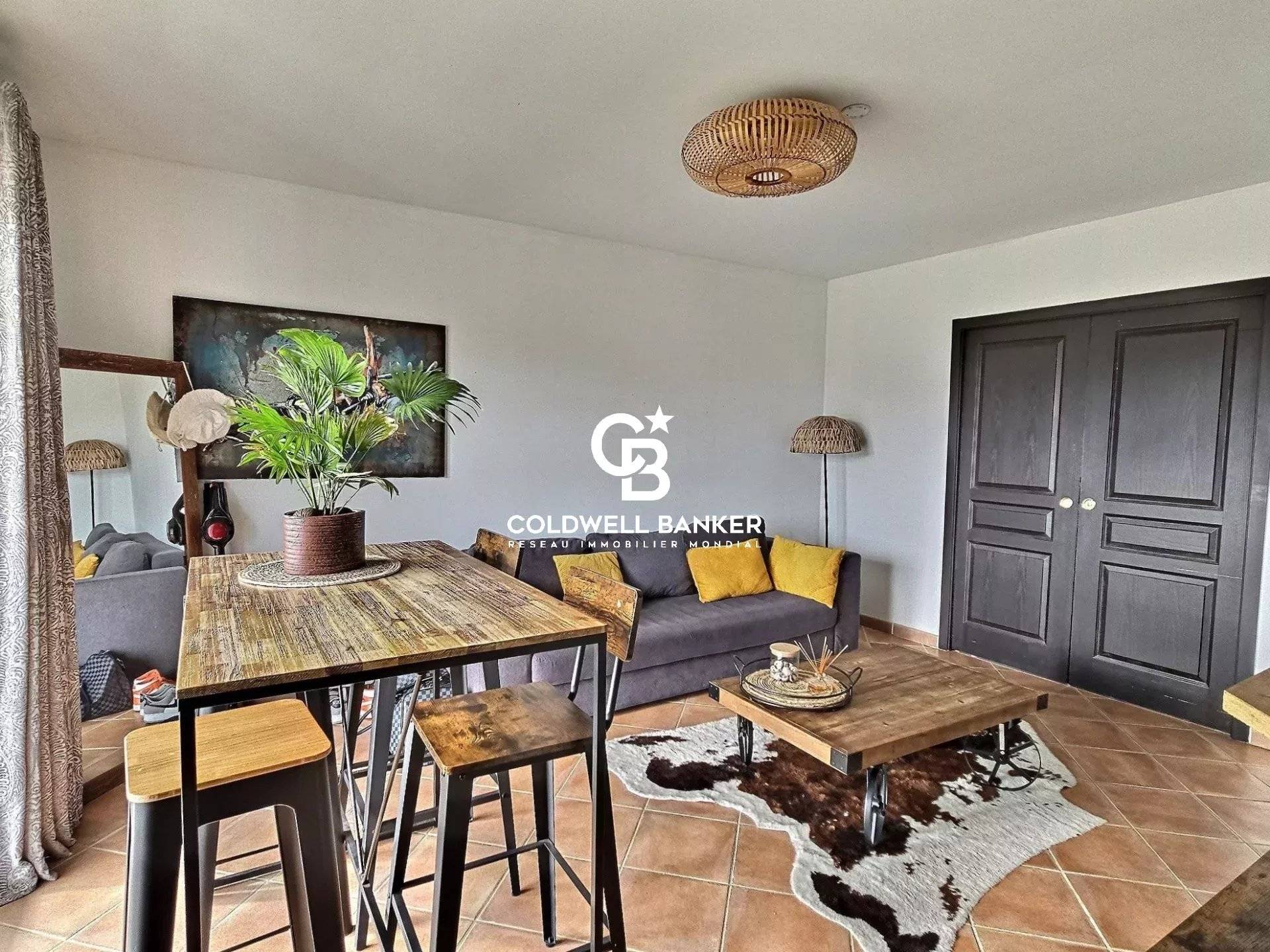 Maison à vendre à Gujan-Mestras – contemporaine avec piscine et appartement indépendant