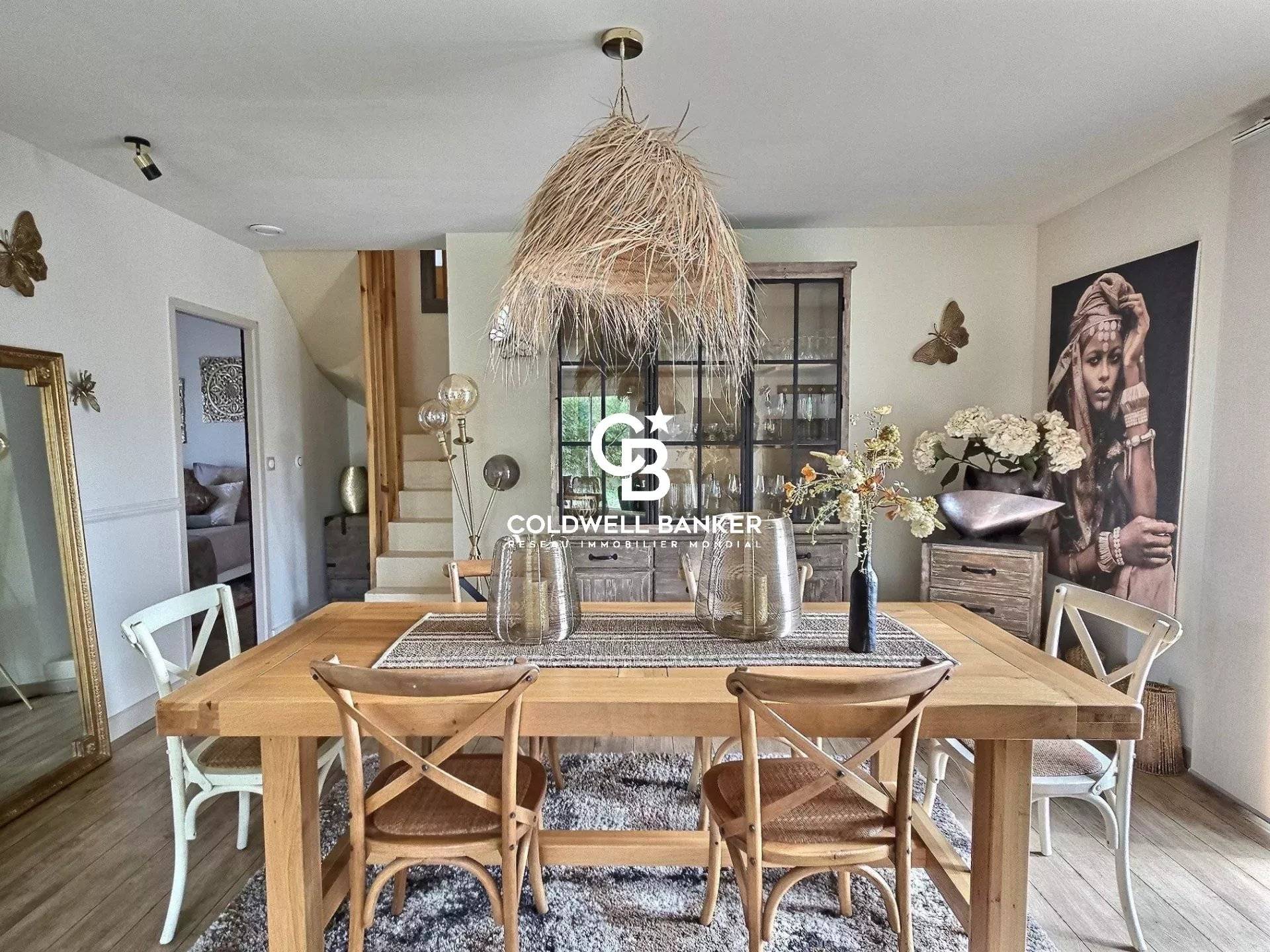 Maison à vendre à Gujan-Mestras – contemporaine avec piscine et appartement indépendant