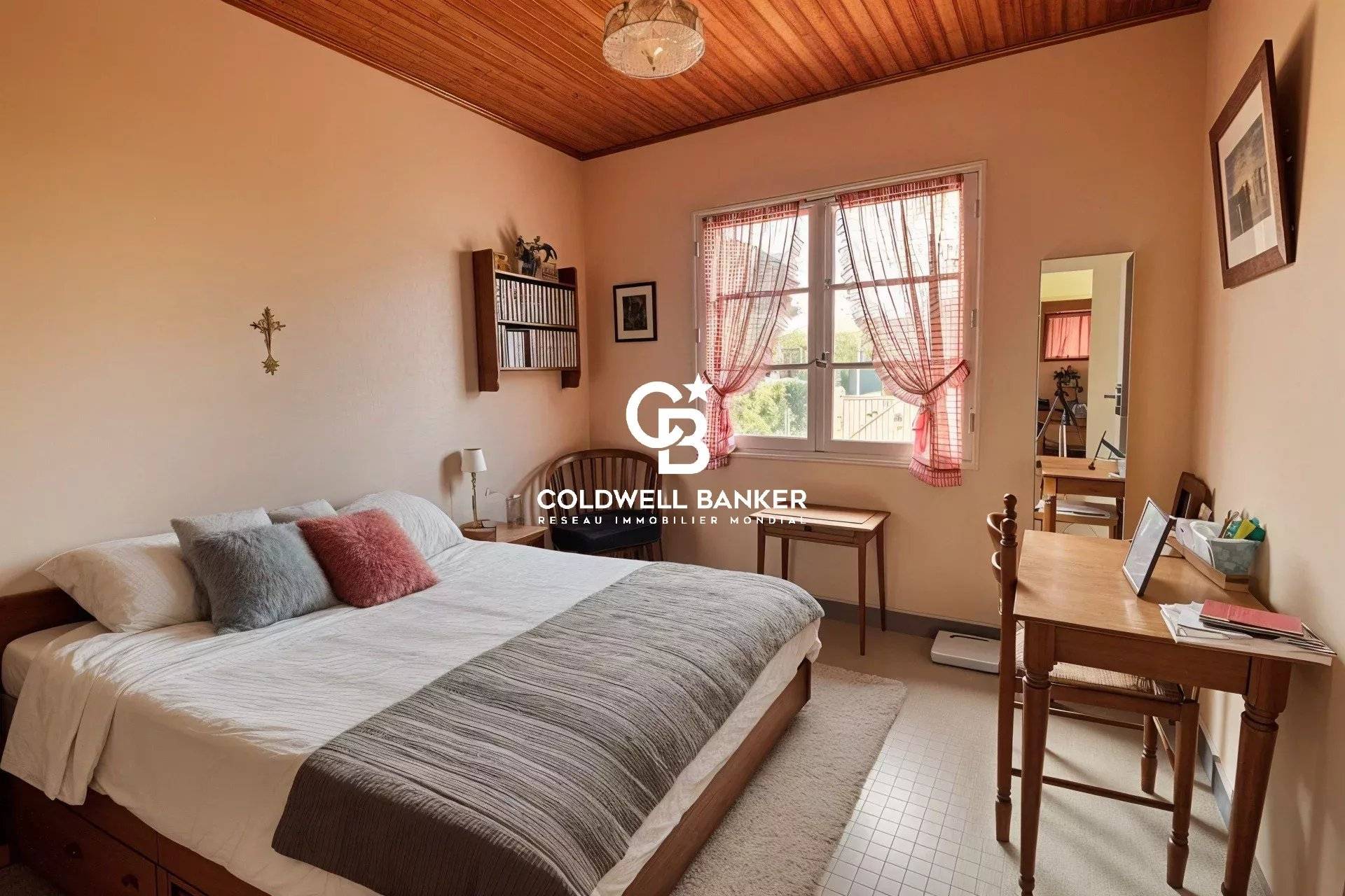 Maison à vendre à Arès – à rénover, proche plage Saint-Brice, terrain piscinable