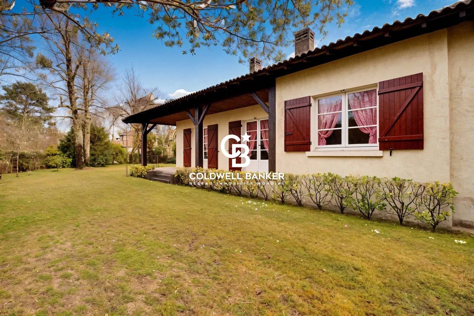 Maison à vendre à Arès – à rénover, proche plage Saint-Brice, terrain piscinable