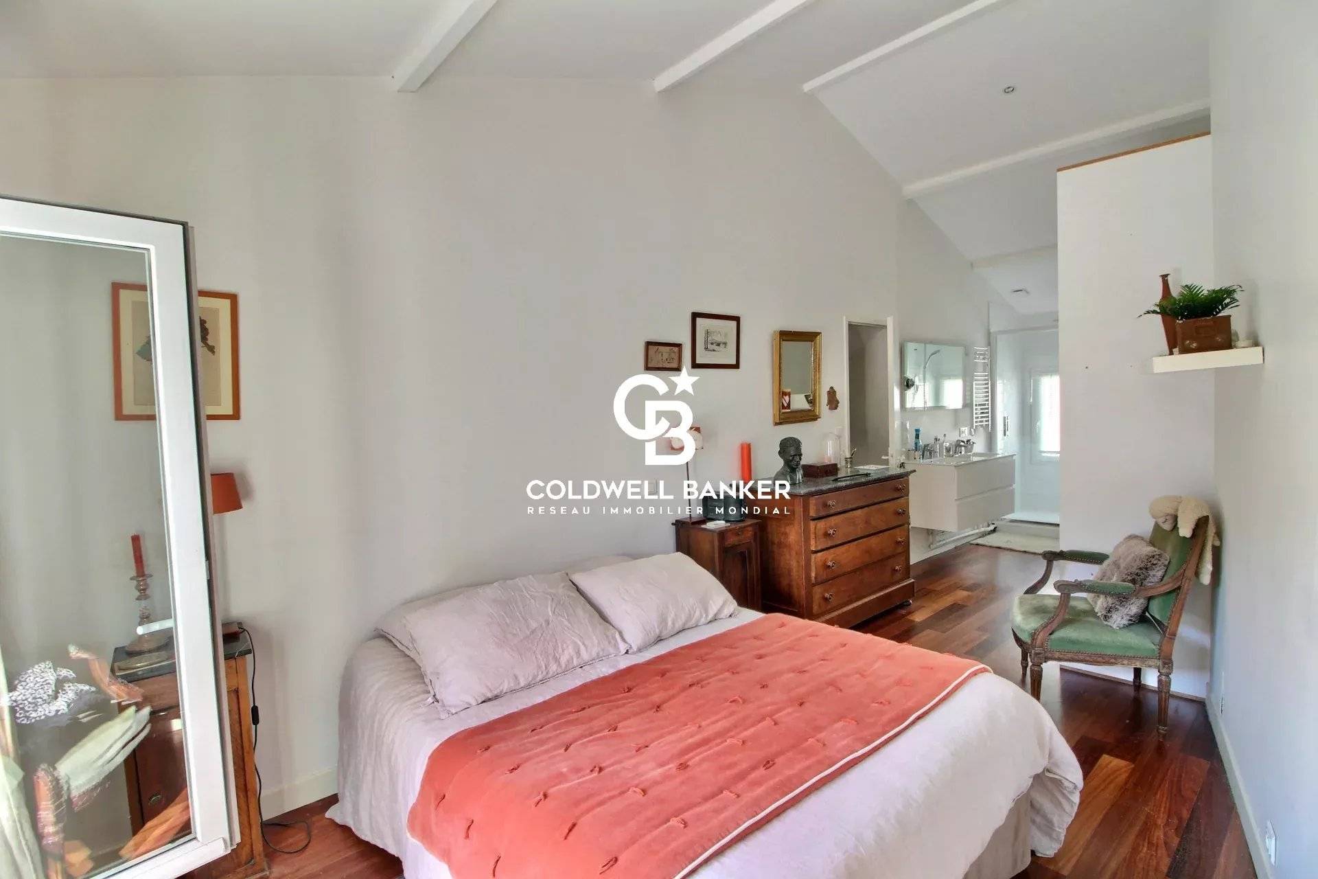 Maison à vendre aux Chartrons Bordeaux - avec jardin, piscine et dépendance