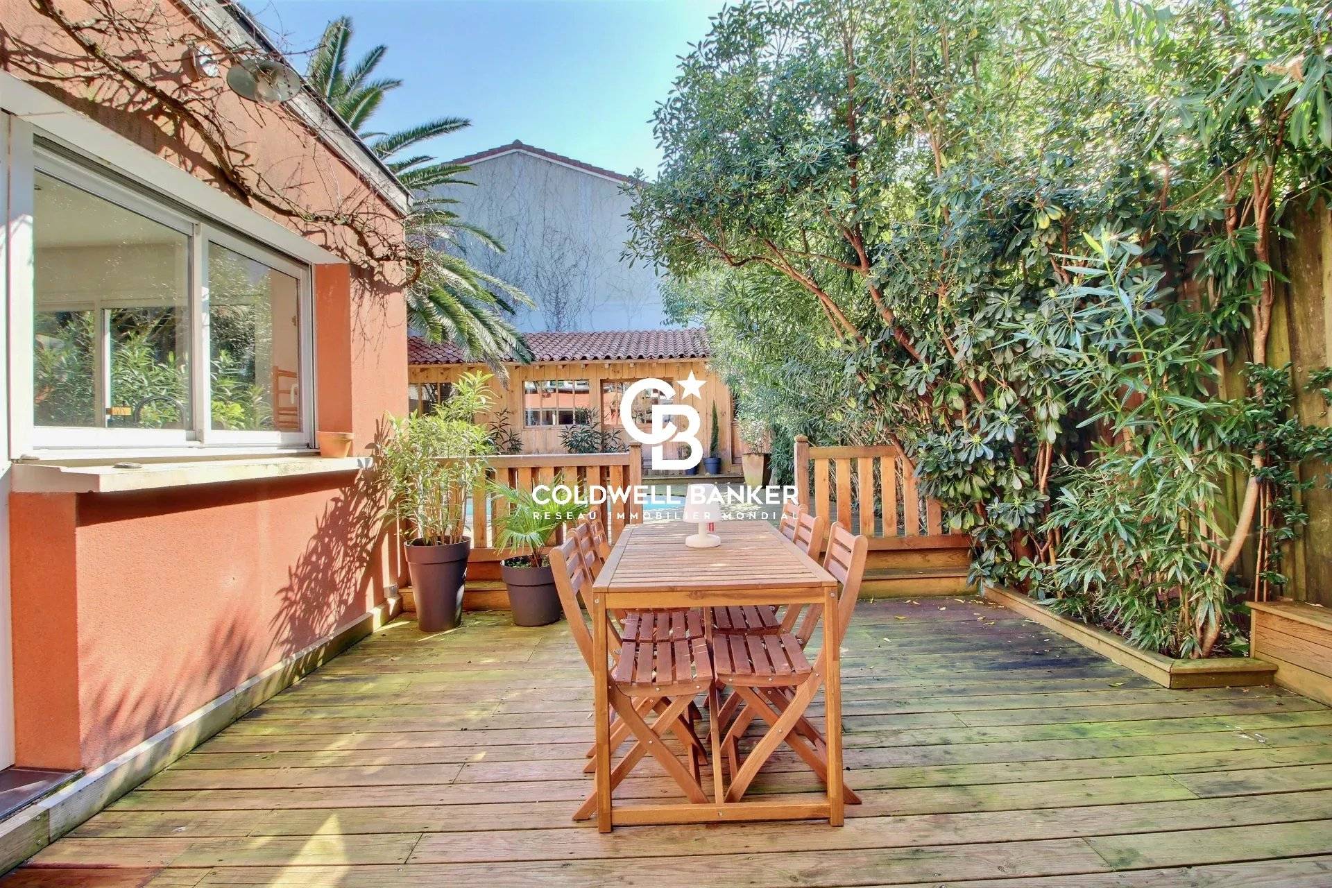 Maison à vendre aux Chartrons Bordeaux - avec jardin, piscine et dépendance