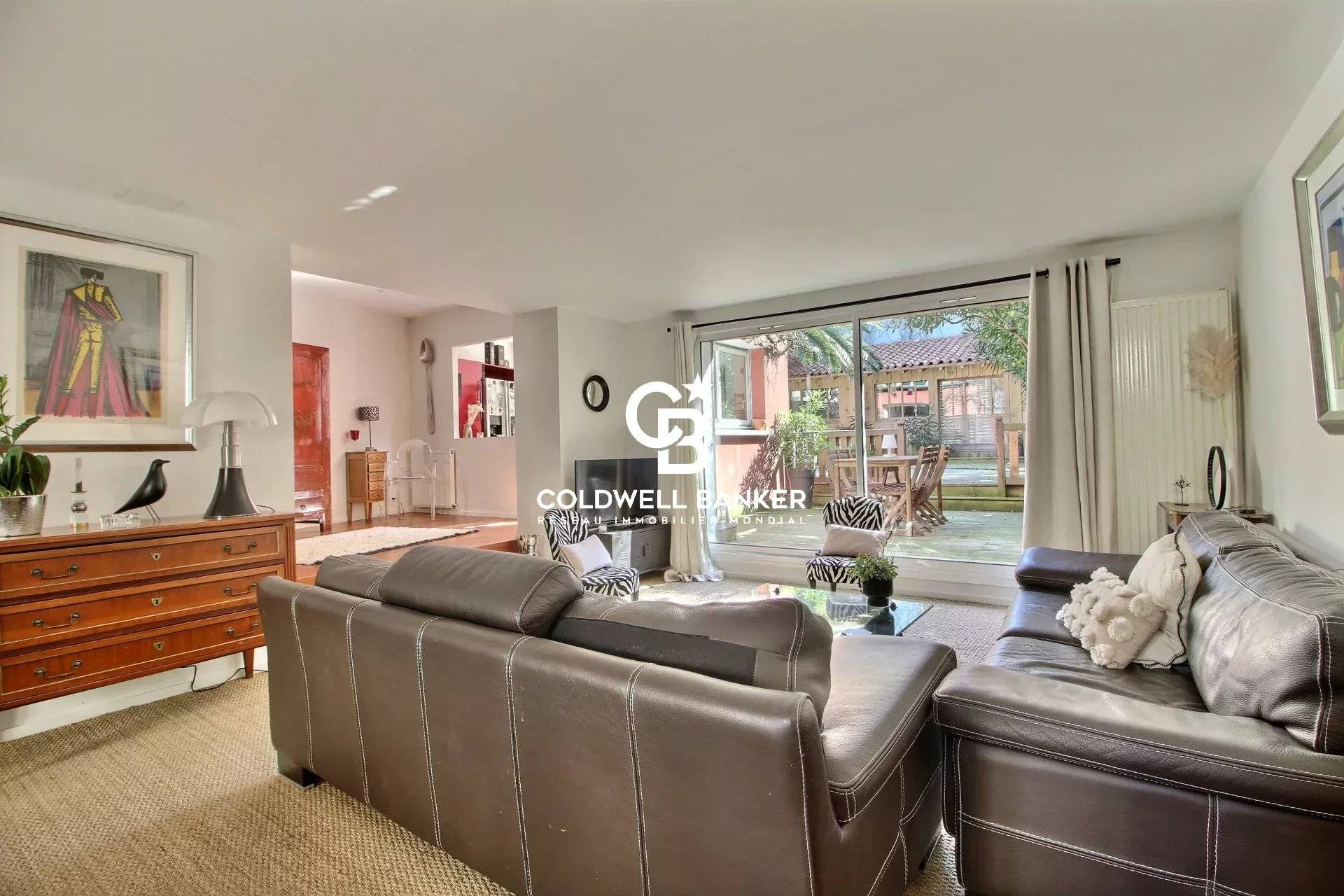 Maison à vendre aux Chartrons Bordeaux - avec jardin, piscine et dépendance