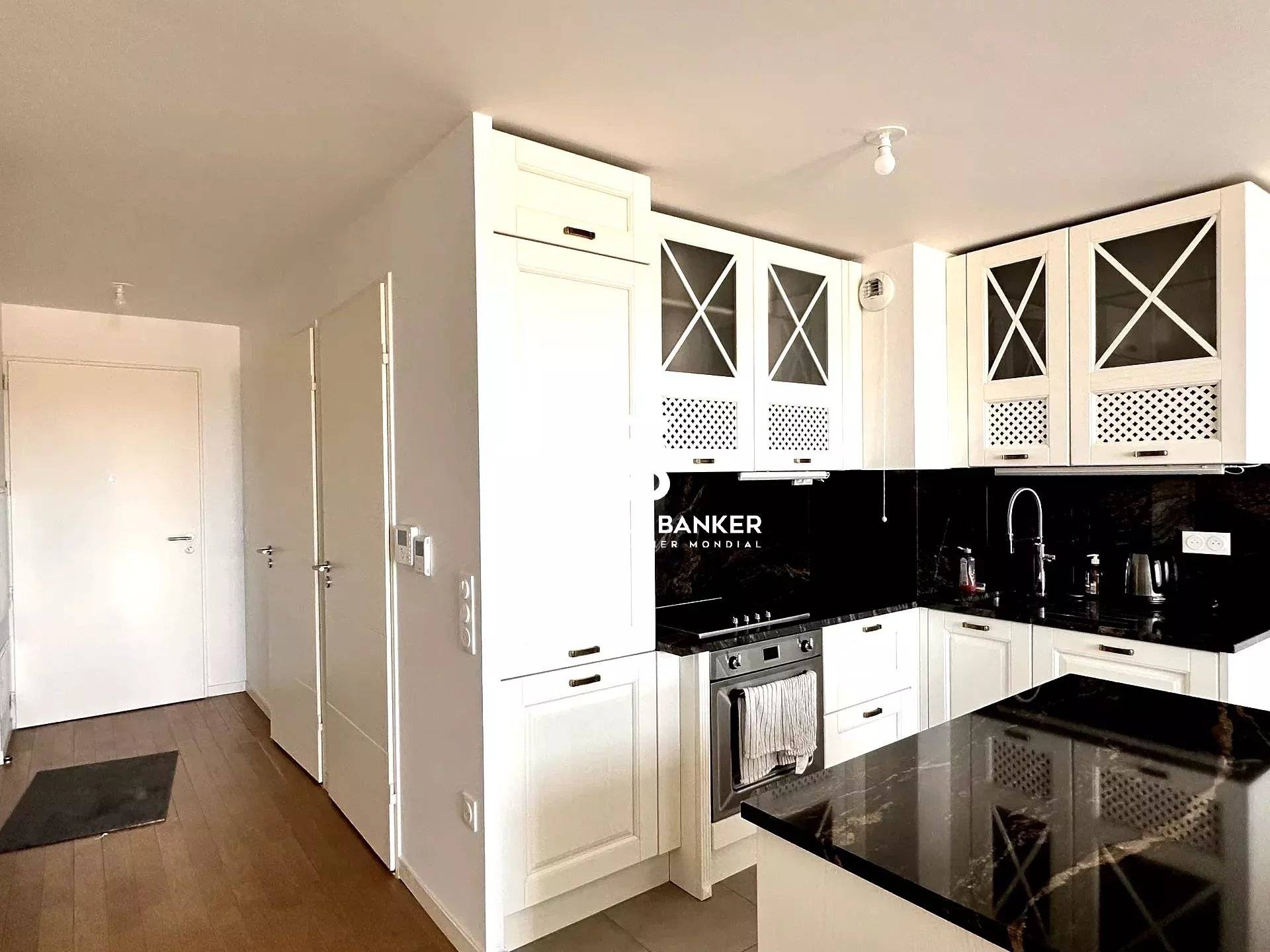 Appartement à vendre à Bordeaux - vue marina, 3 chambres et 2 parkings