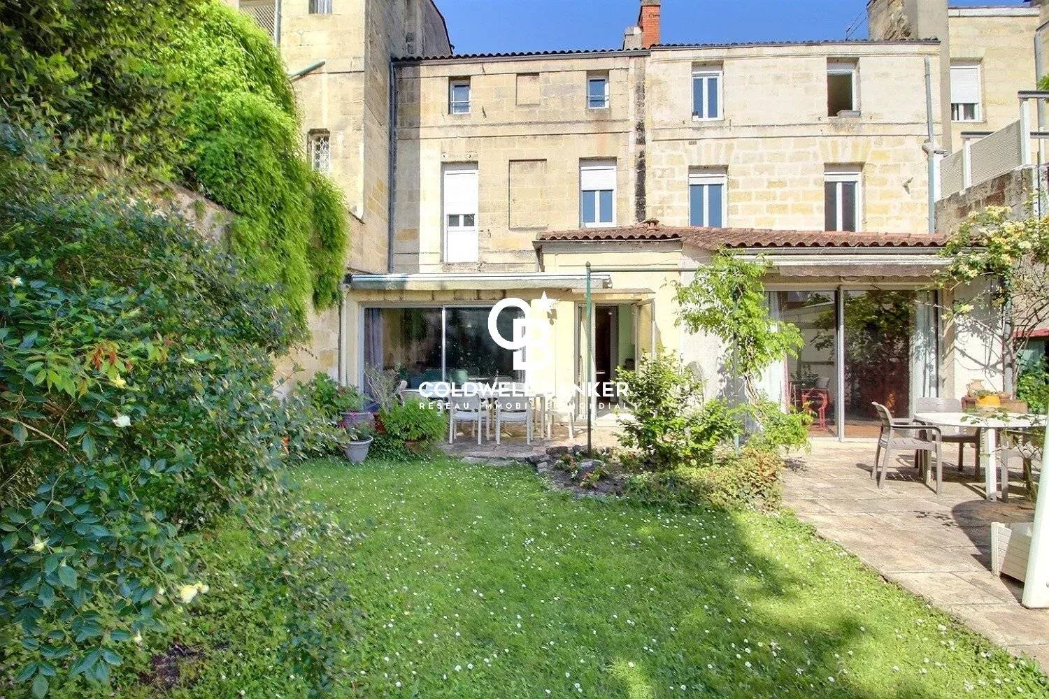 Maison à vendre à Bordeaux Saint Nicolas / Place Nansouty - avec jardin, piscine et garage