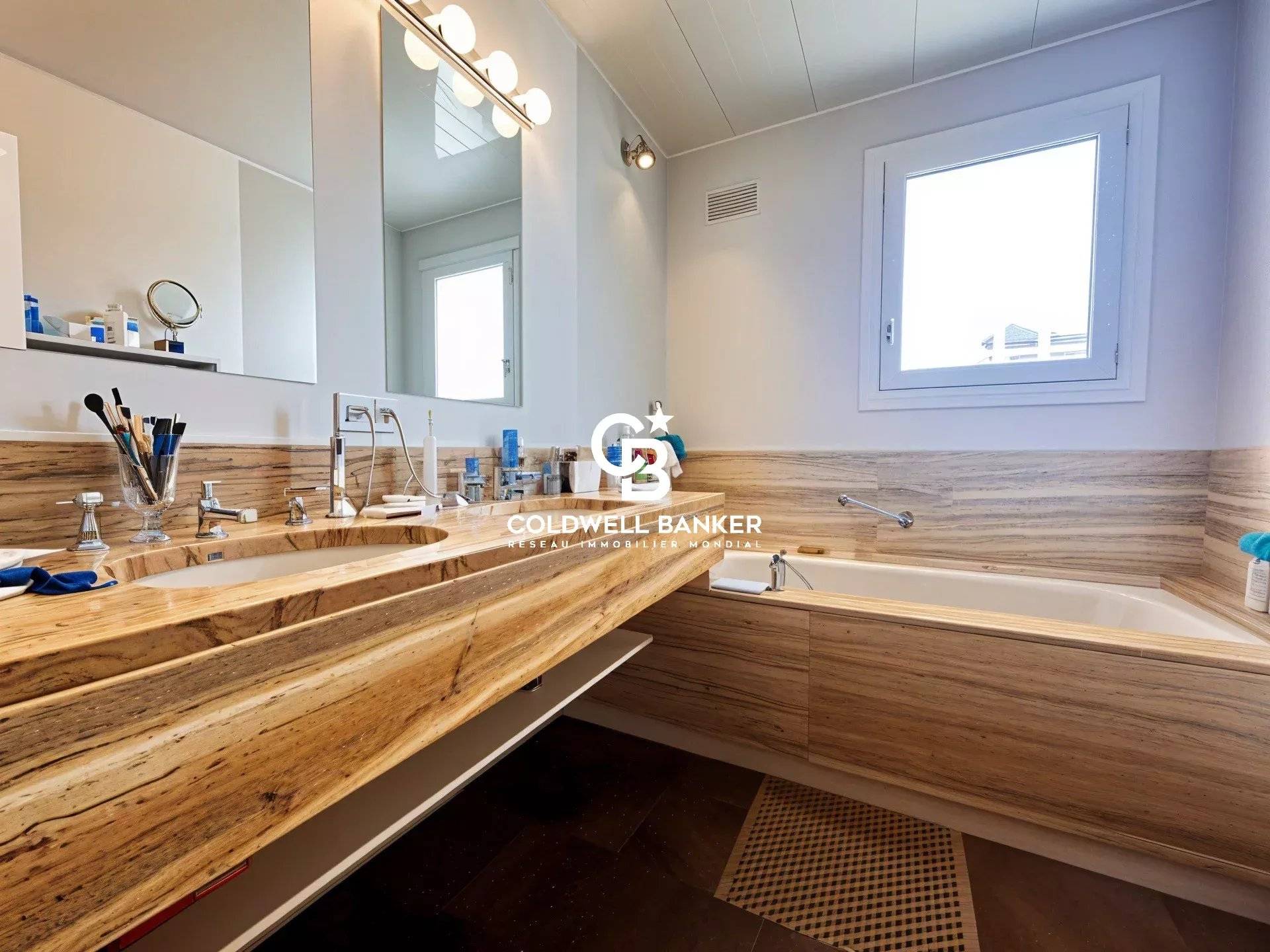 Maison landaise rénovée à vendre à Andernos – Quartier Massurat, piscine, au calme