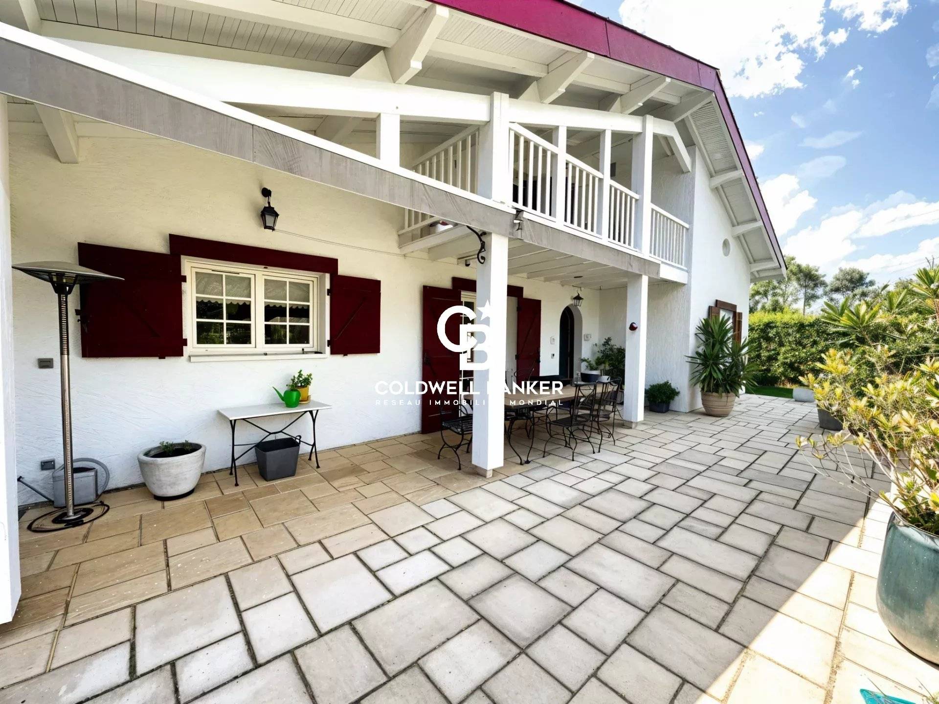 Maison landaise rénovée à vendre à Andernos – Quartier Massurat, piscine, au calme