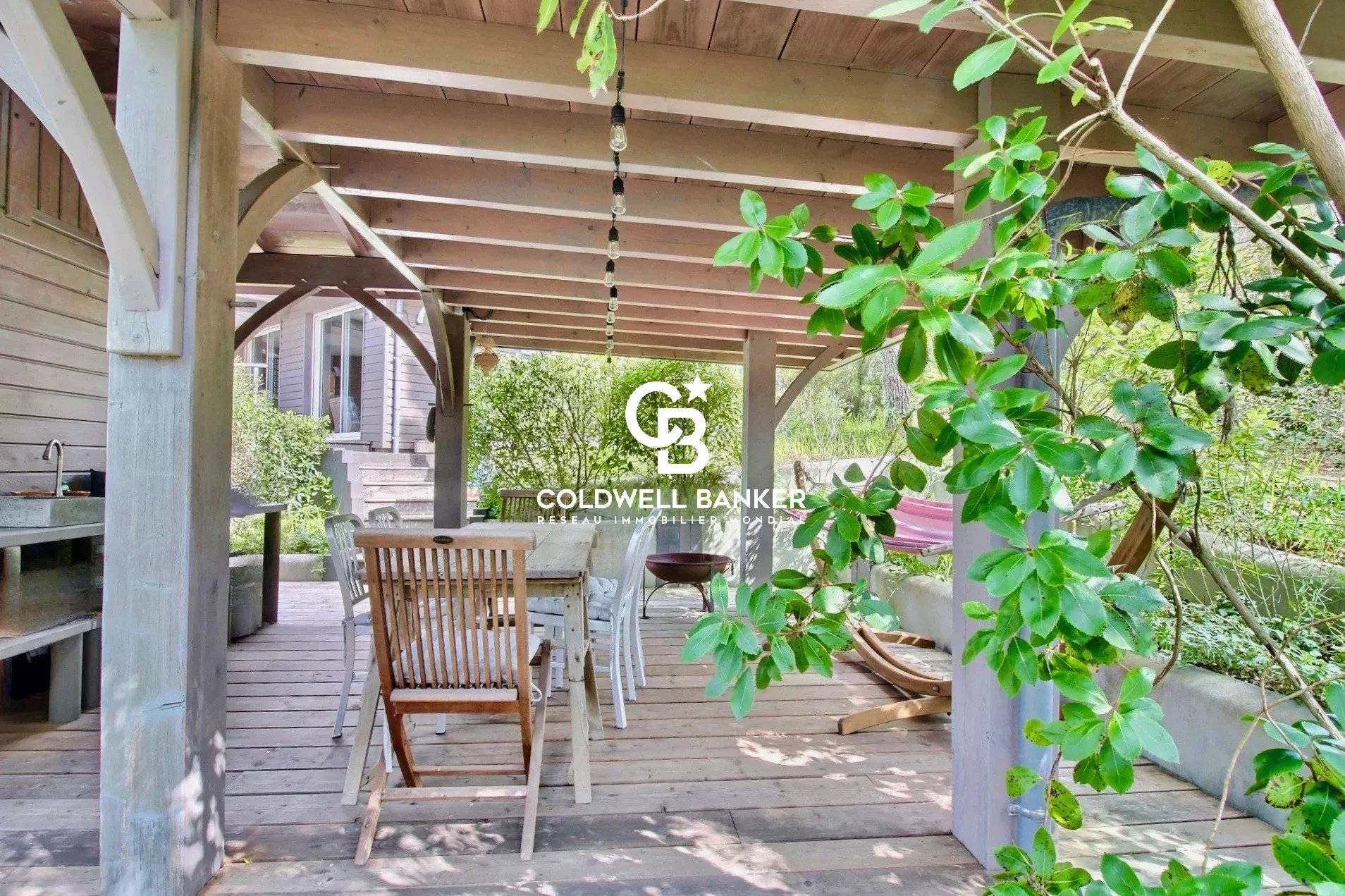 Maison en bois à vendre à La Teste-de-Buch – Piscine, nature et calme