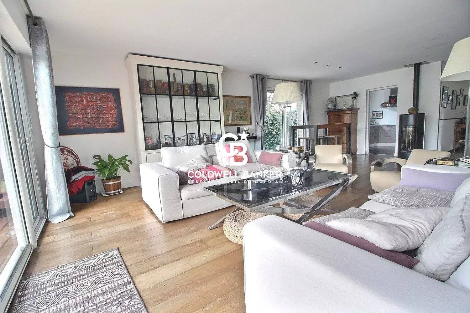 Maison contemporaine au calme à vendre Pessac : dépendance, piscine et vaste terrain