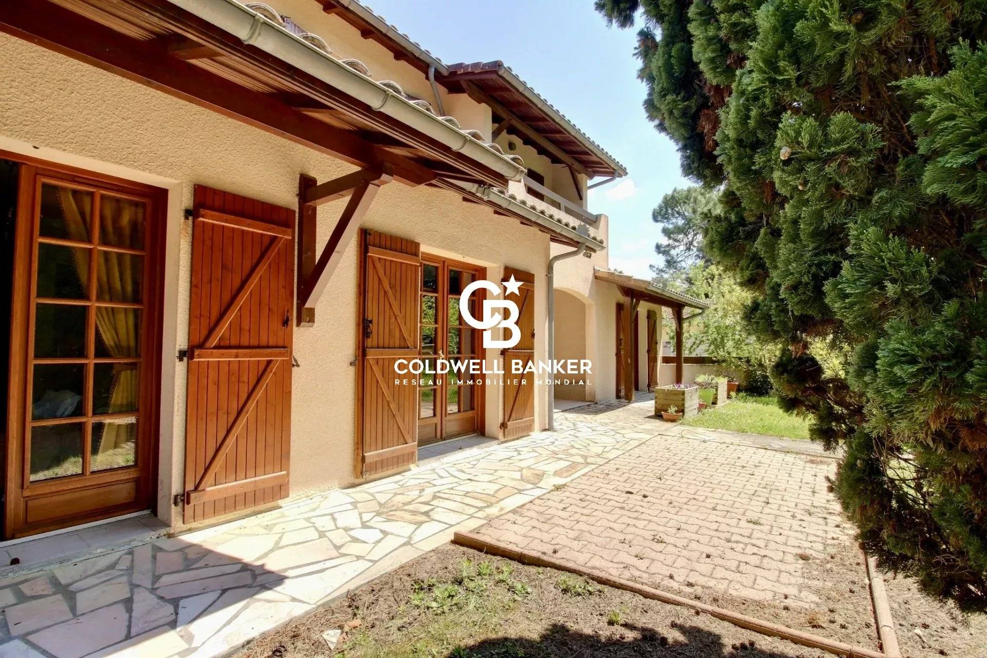 Maison à vendre proche Moulleau, à Pyla sur Mer - 7 chambres, au calme, beau potentiel