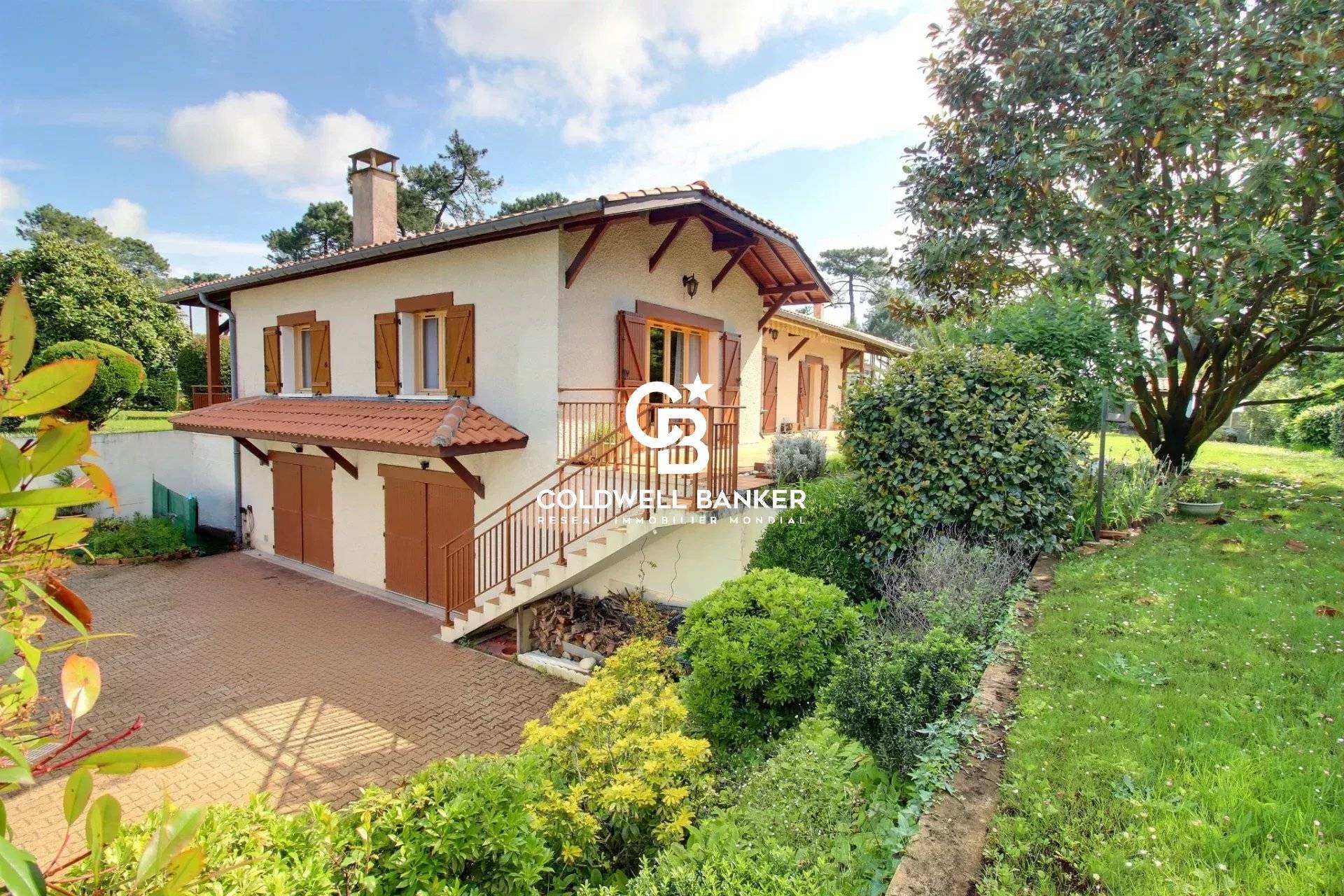 Maison à vendre à La Teste-de-Buch proche Pyla - 6 chambres, grand terrain piscinable et double garage