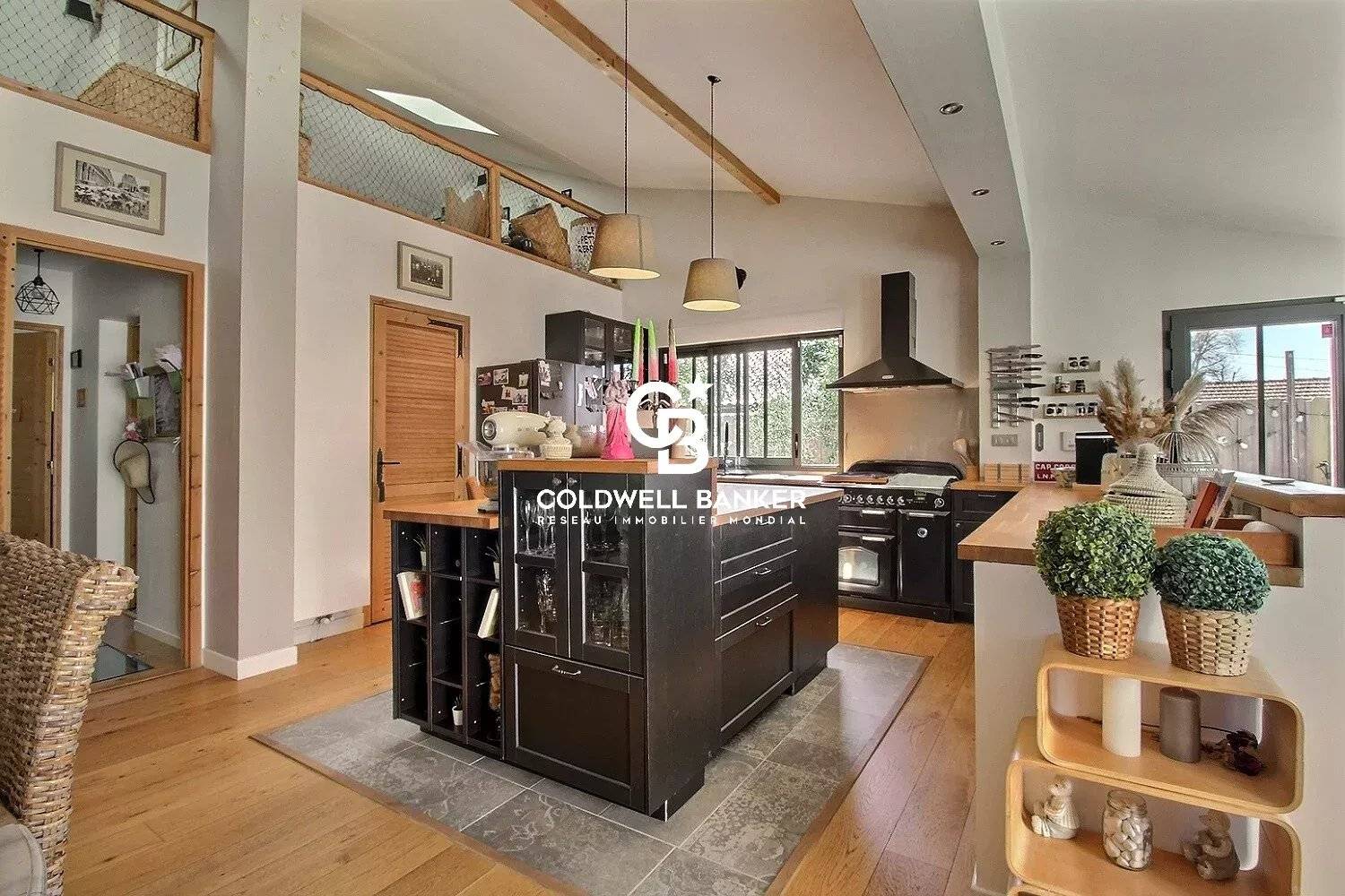 Maison à vendre à Andernos - villa contemporaine avec piscine, suite parentale et studio indépendant