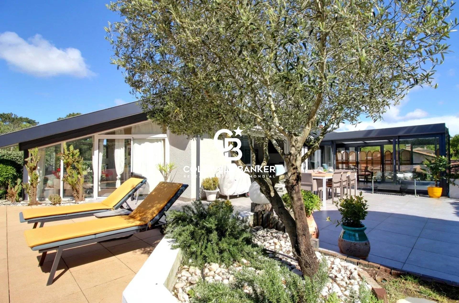 Maison à vendre à La Teste-de-Buch – familiale avec piscine, jacuzzi, studio indépendant et belles prestations