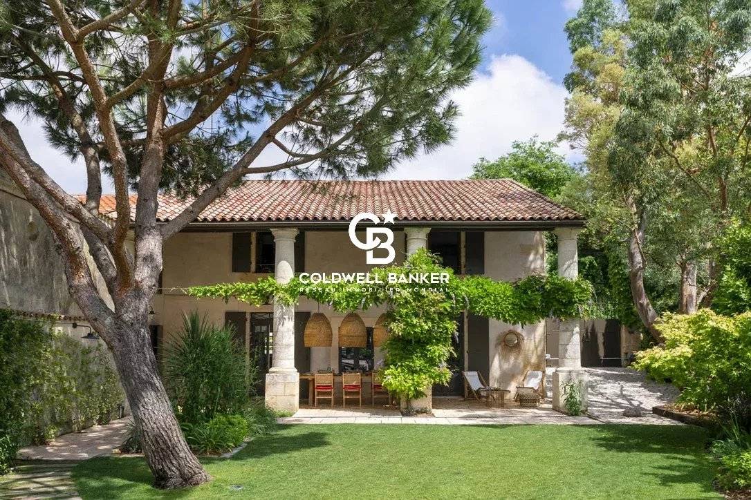 Maison à vendre à eysines bourg - demeure XIXe rénovée de 300 m² avec jardin méditerranéen et piscine