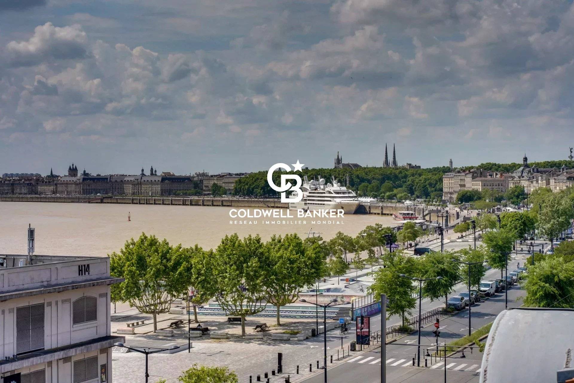 Appartement à vendre à Bordeaux Chartrons - vue Garonne, terrasses et parking