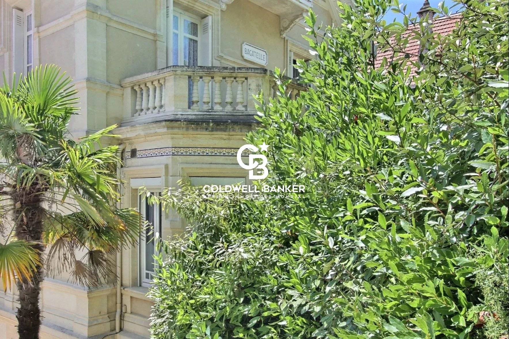 Maison à vendre à Arcachon - Ville de Printemps, 300 m², 9 chambres et jardin de 1 500 m²