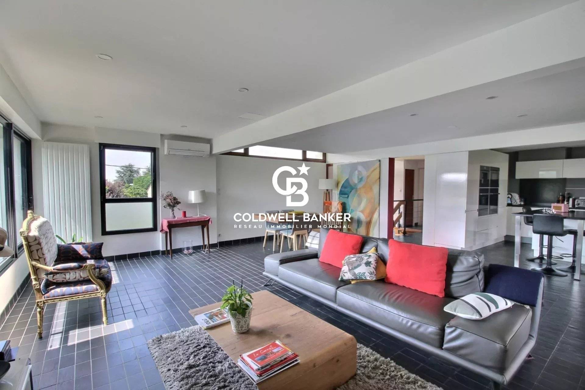 Maison à vendre à Pessac – 4 chambres, bureau indépendant, jardin et garage