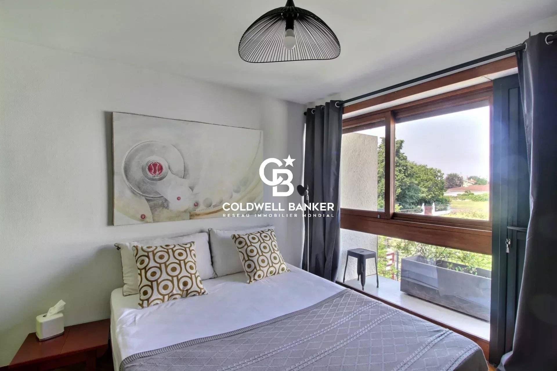 Maison à vendre à Pessac – 4 chambres, bureau indépendant, jardin et garage