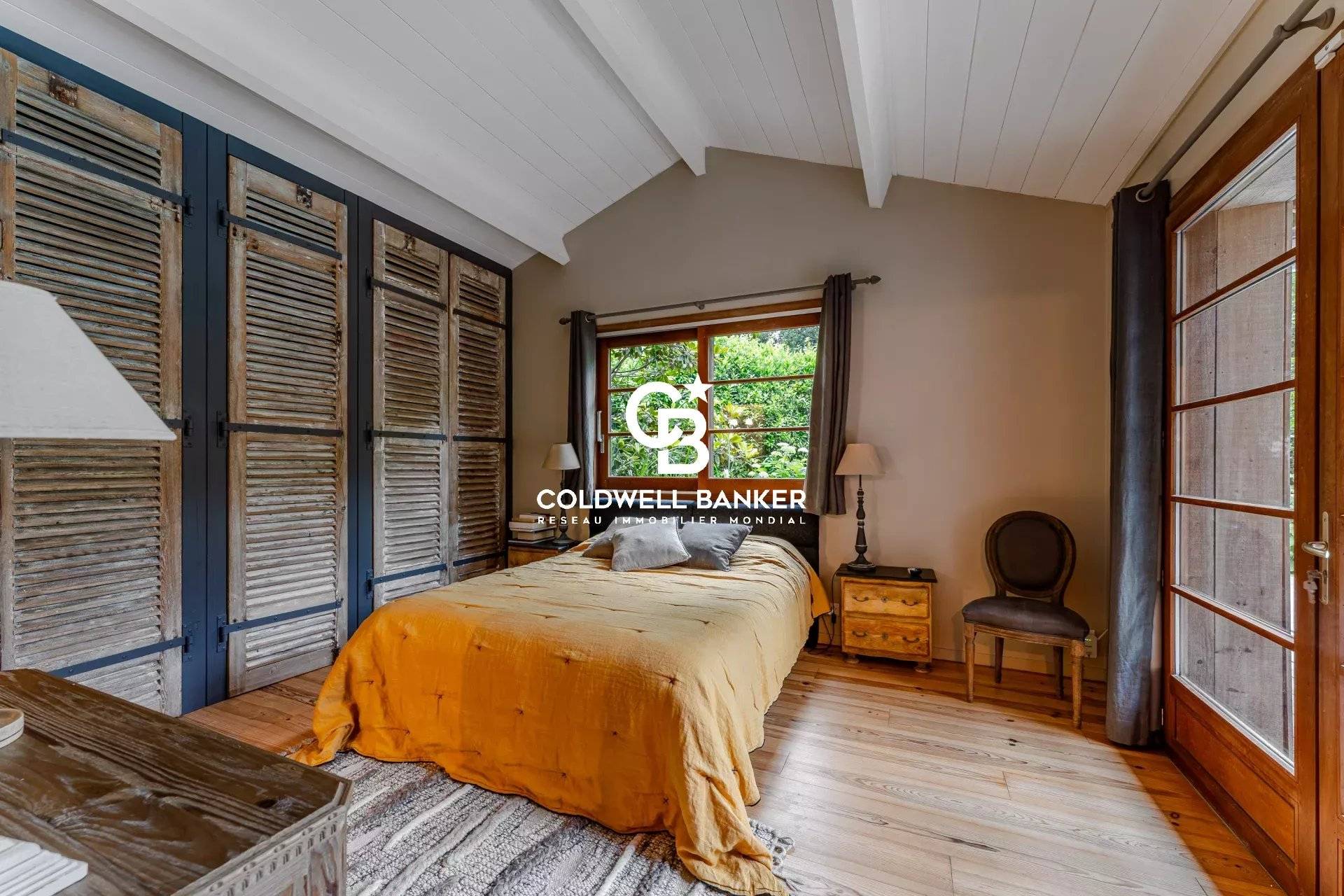 Maison à vendre à Biscarrosse - piscine, dépendance et vaste terrain