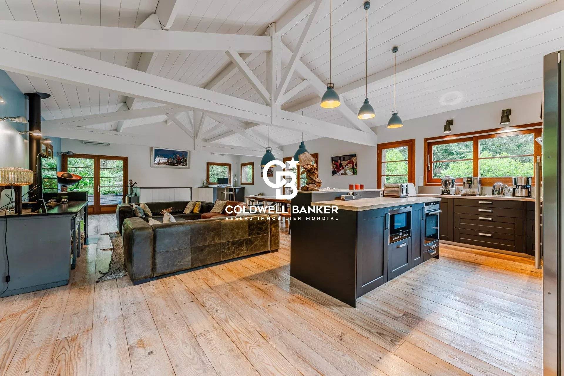 Maison à vendre à Biscarrosse - piscine, dépendance et vaste terrain