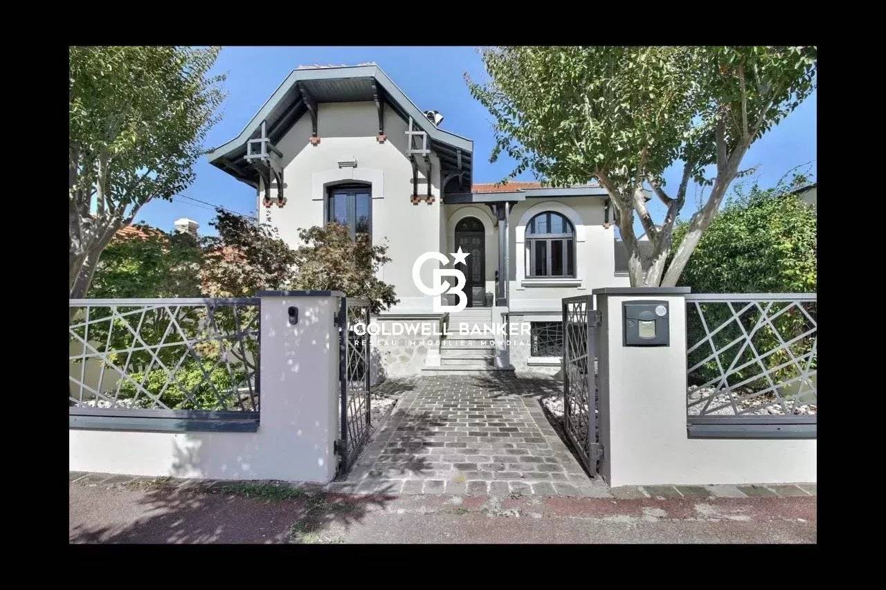 Maison à vendre à Arcachon - 148 m², rénovée, 3 suites, dépendance et jardin proche plage
