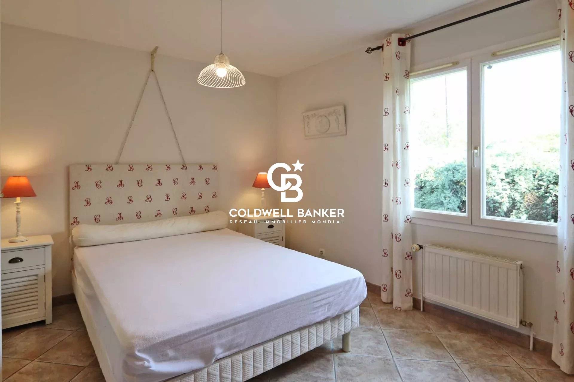 Ancienne ferme à vendre en Dordogne – Longère rénovée avec piscine et dépendances