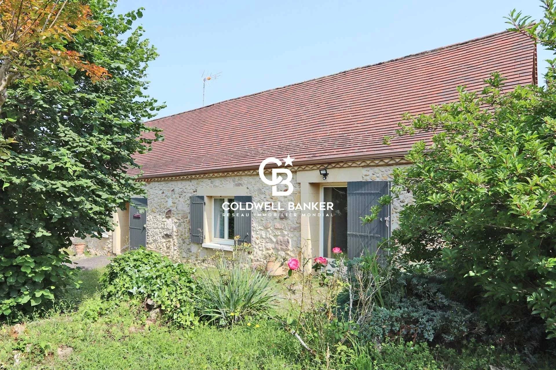 Ancienne ferme à vendre en Dordogne – Longère rénovée avec piscine et dépendances