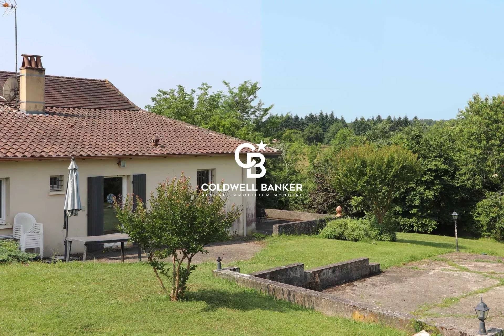 Ancienne ferme à vendre en Dordogne – Longère rénovée avec piscine et dépendances