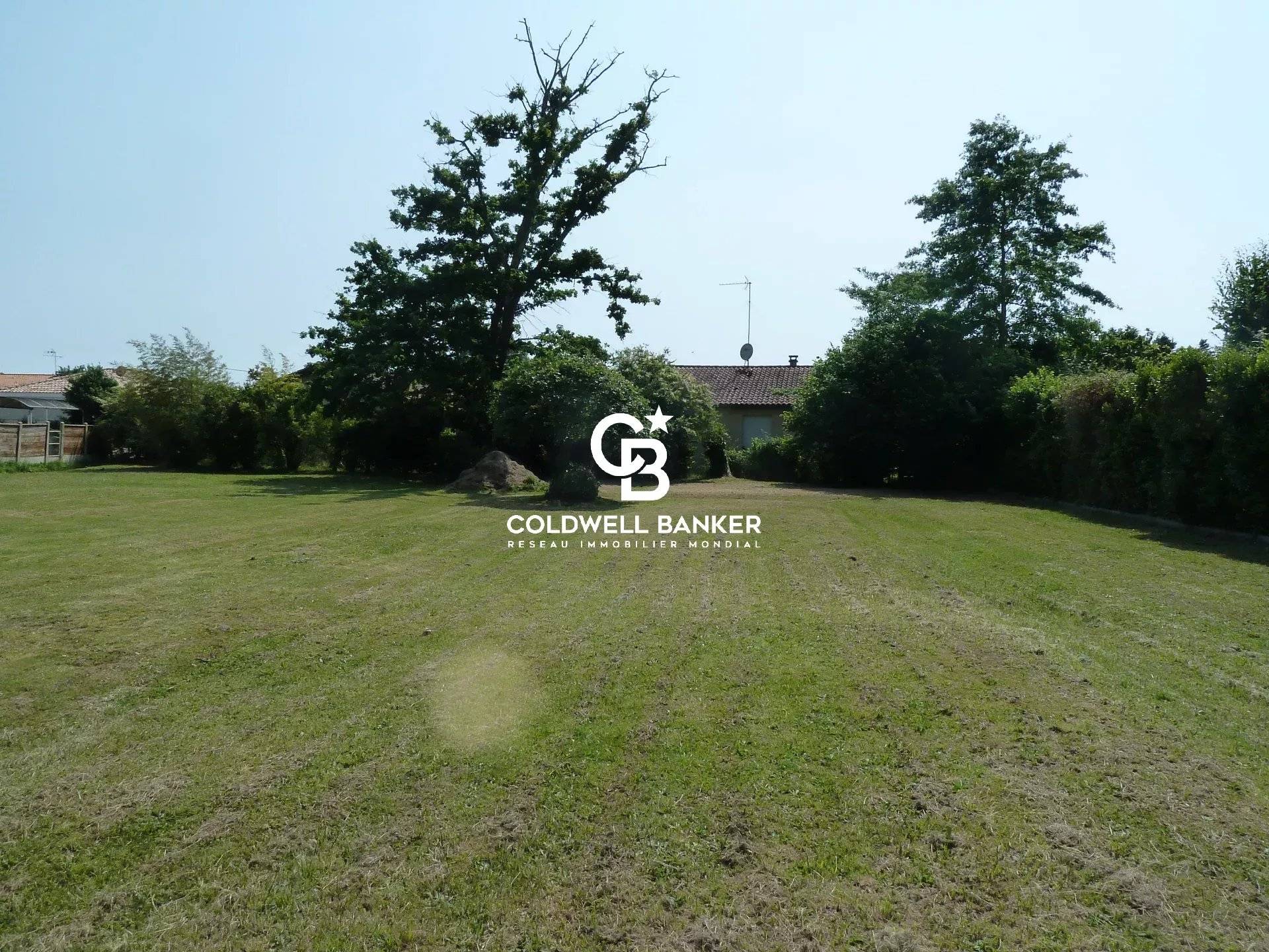 Terrain à vendre à Andernos-les-Bains – parcelle de 2184 m² arborée en zone UC