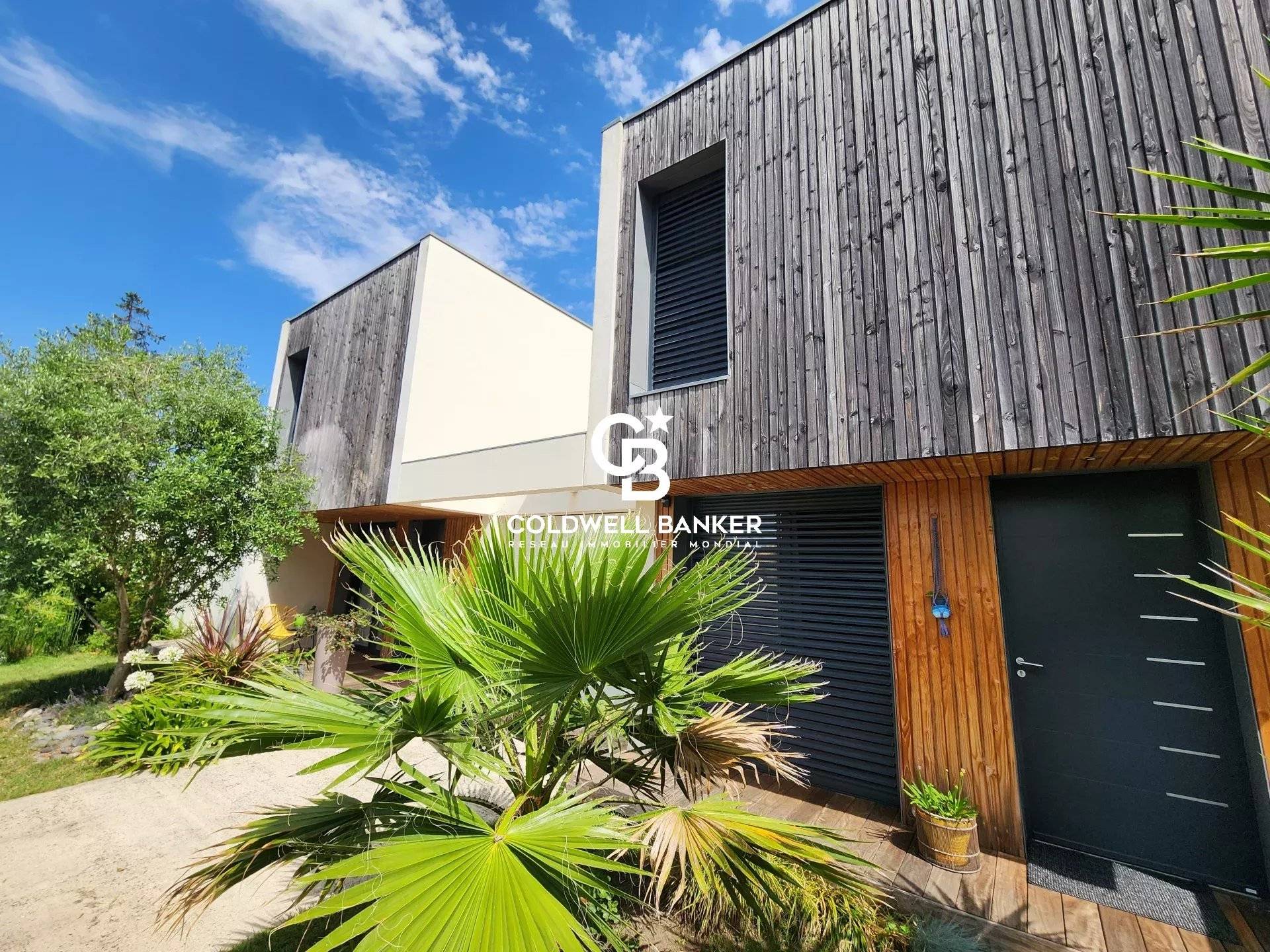 Maison d’architecte à vendre à Pessac - avec jardin, piscine, et deux habitations indépendantes