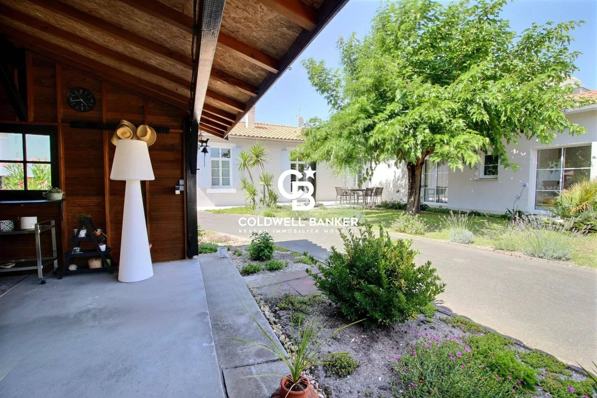 Maison à vendre à La Teste-de-Buch – Arcachonnaise rénovée avec jardin et dépendances