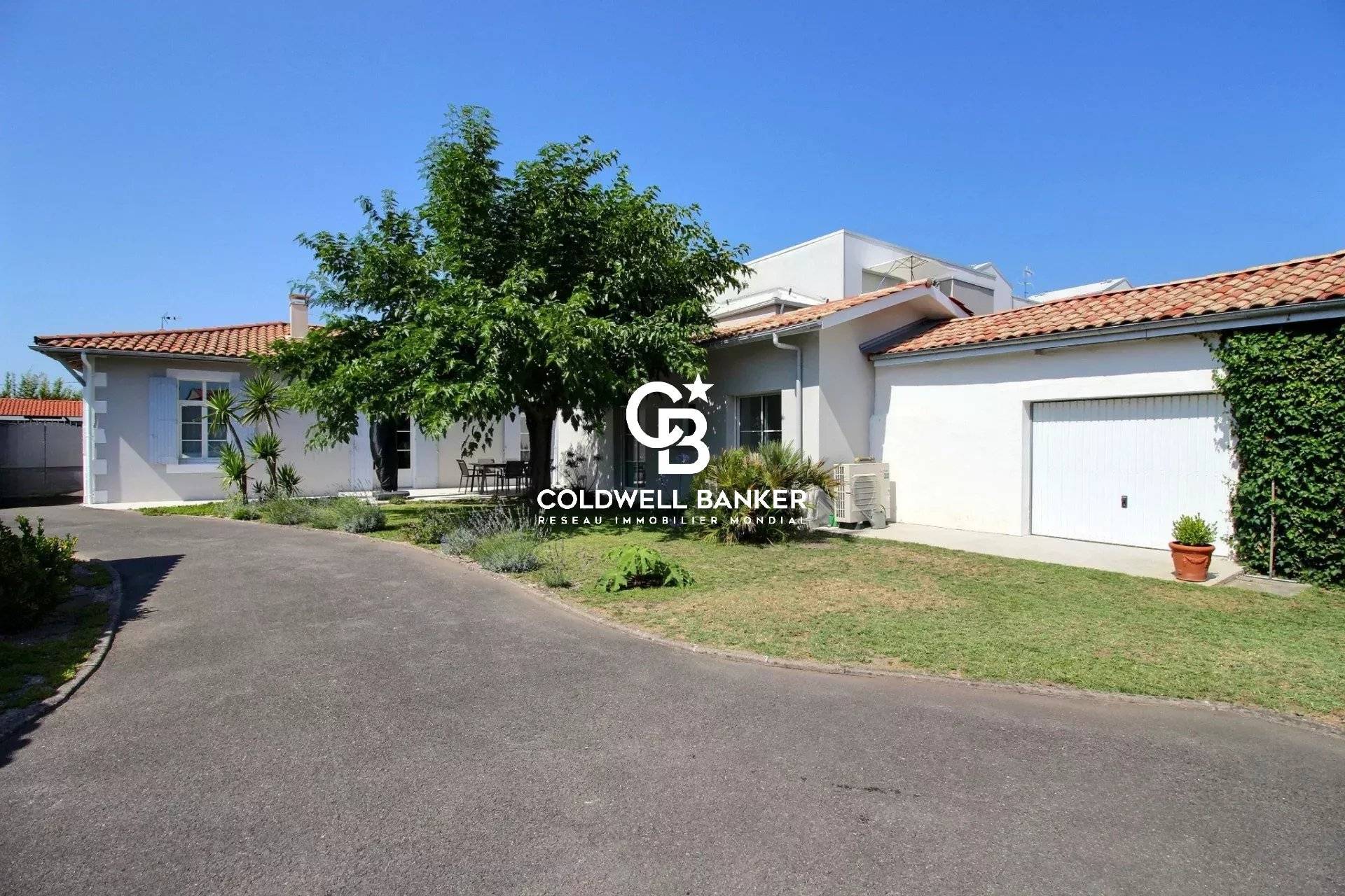 Maison à vendre à La Teste-de-Buch – Arcachonnaise rénovée avec jardin et dépendances