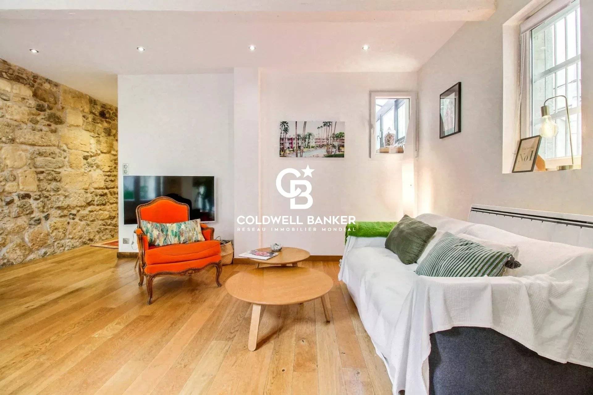 Appartement à vendre à Bordeaux – T4 rénové avec patio privé proche Jardin Public