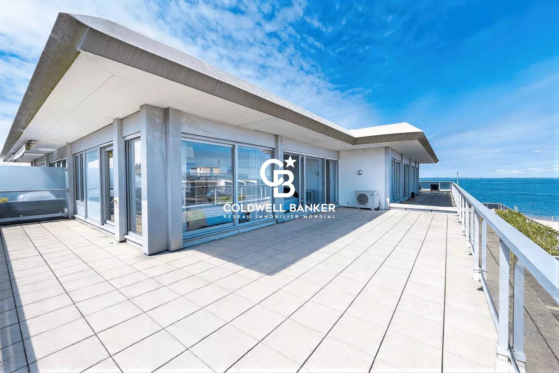 Appartement à vendre Arcachon - t5 première ligne terrasse 150 m² vue bassin parking